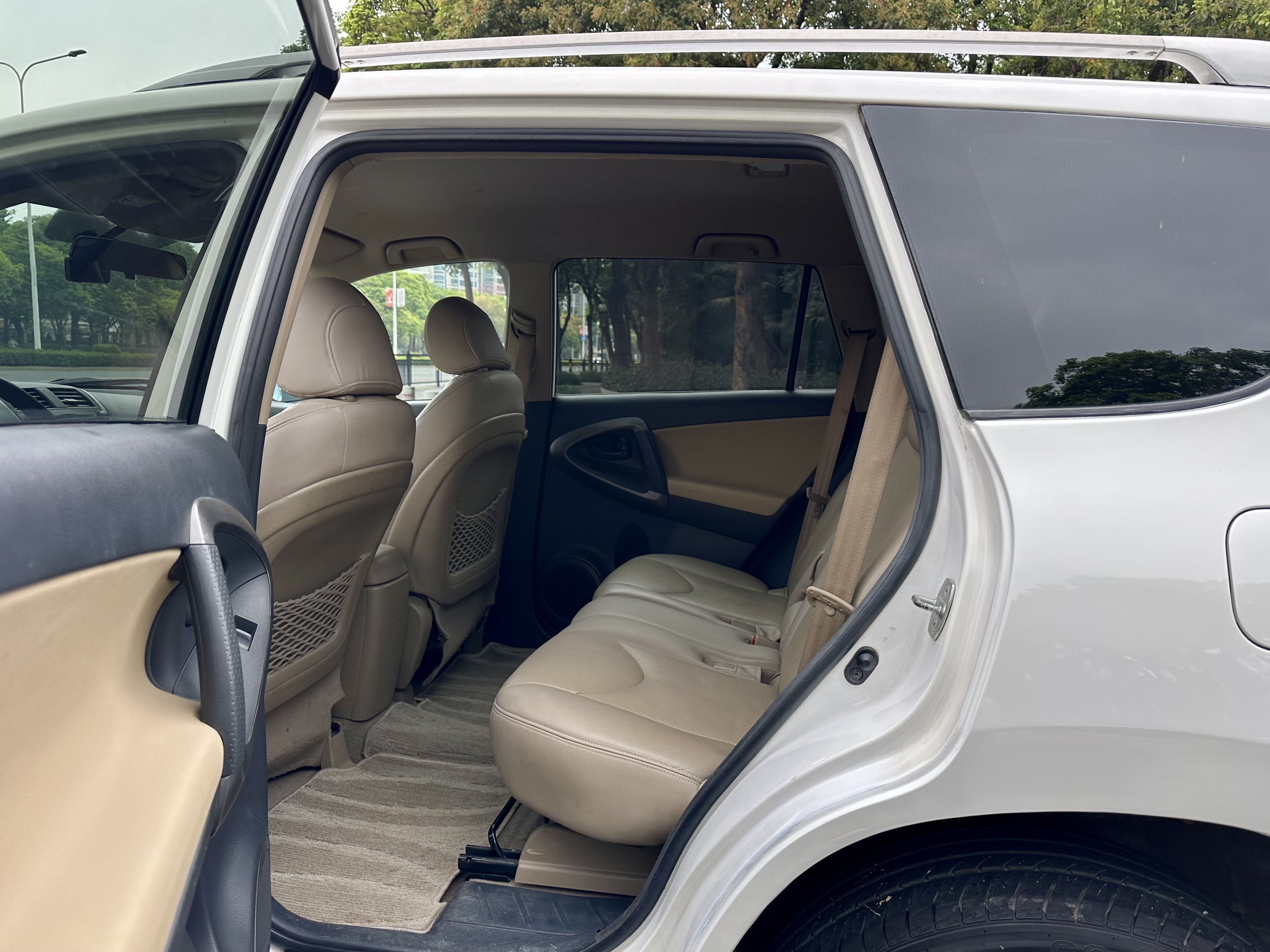 Toyota RAV4 2012 imagem de carro #7