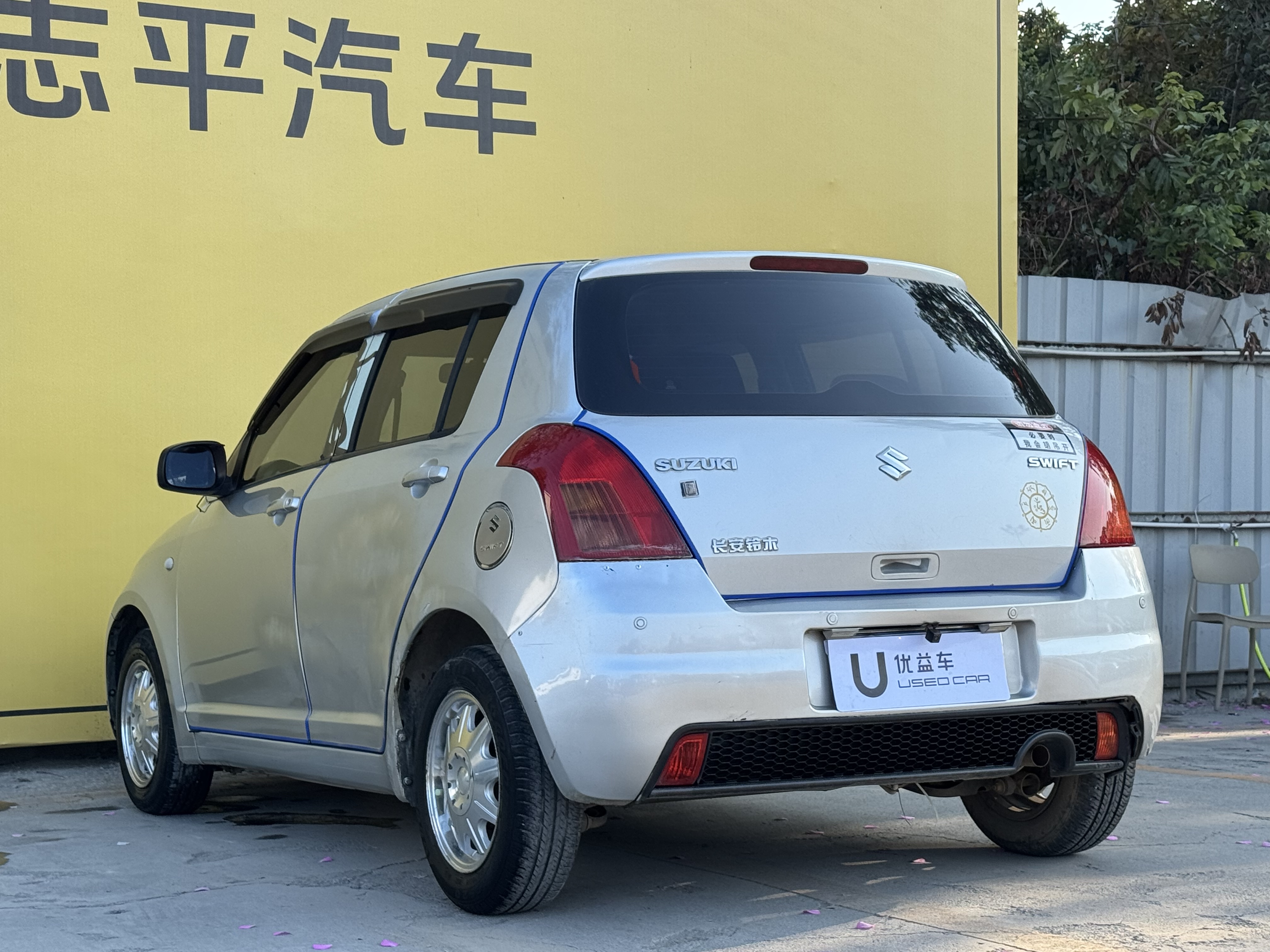 Suzuki Swift 2012 car image #7