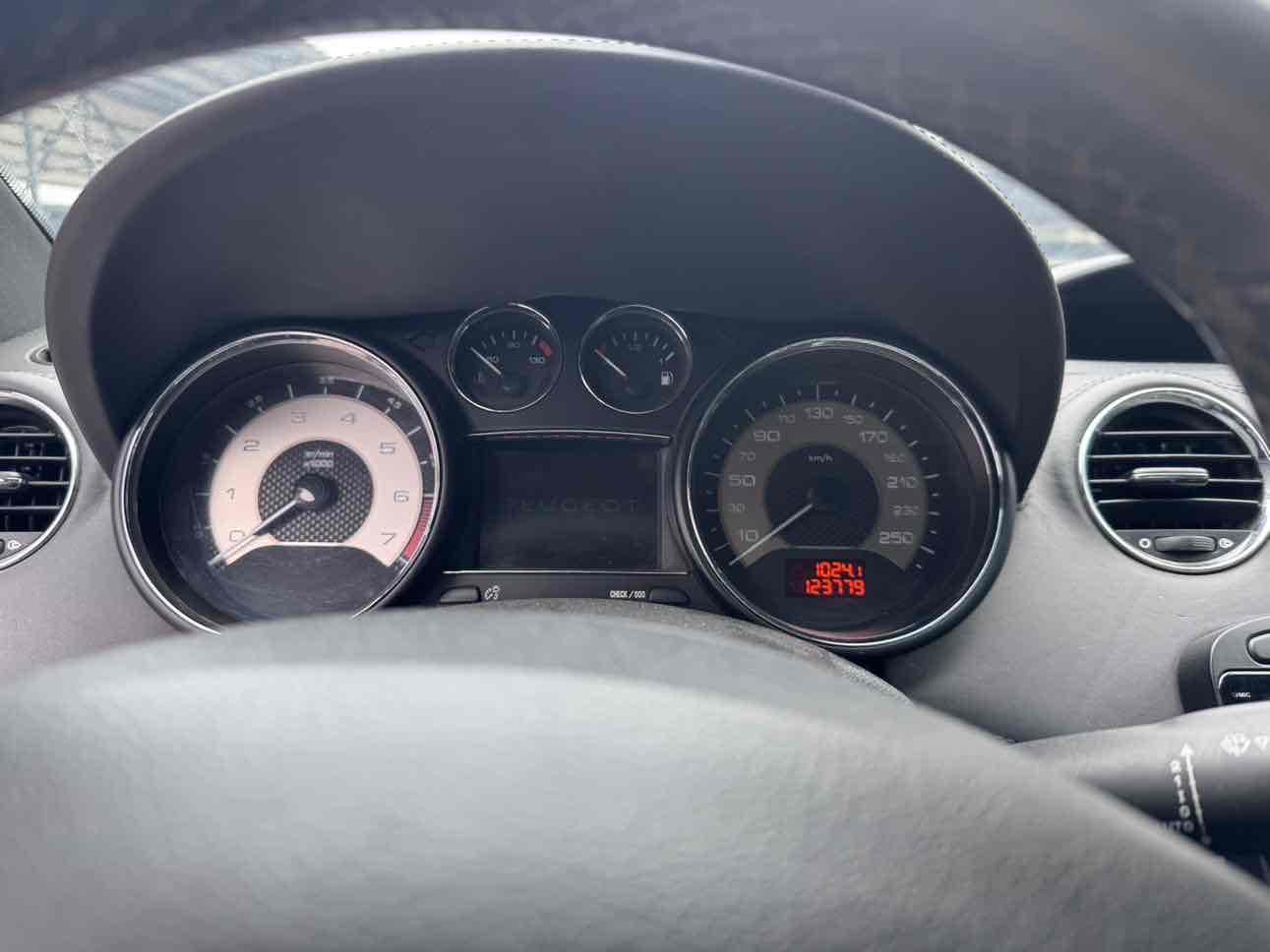 标致 标致RCZ 2012 汽车图片 #7