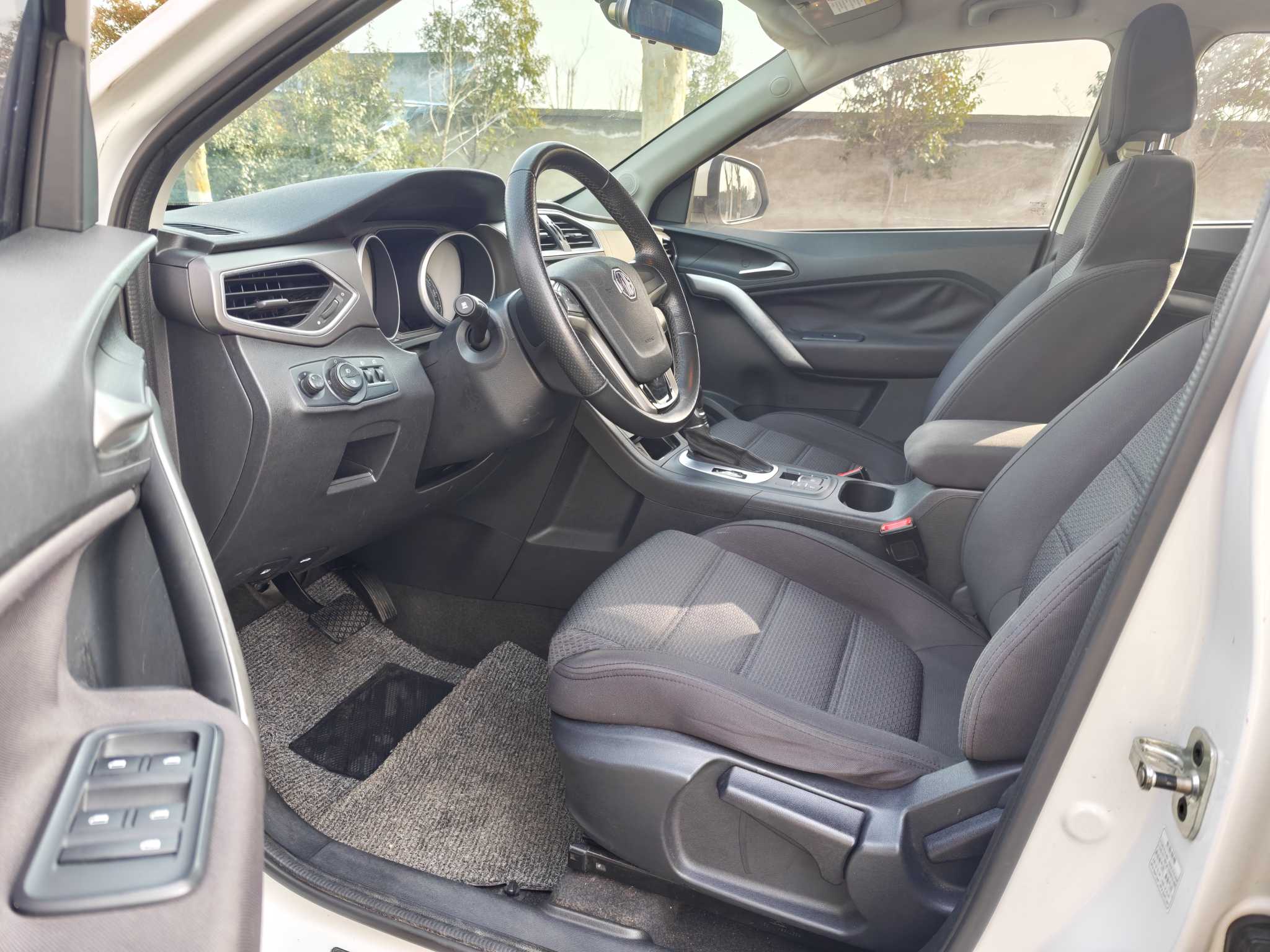 MG GS 2016 car image #7