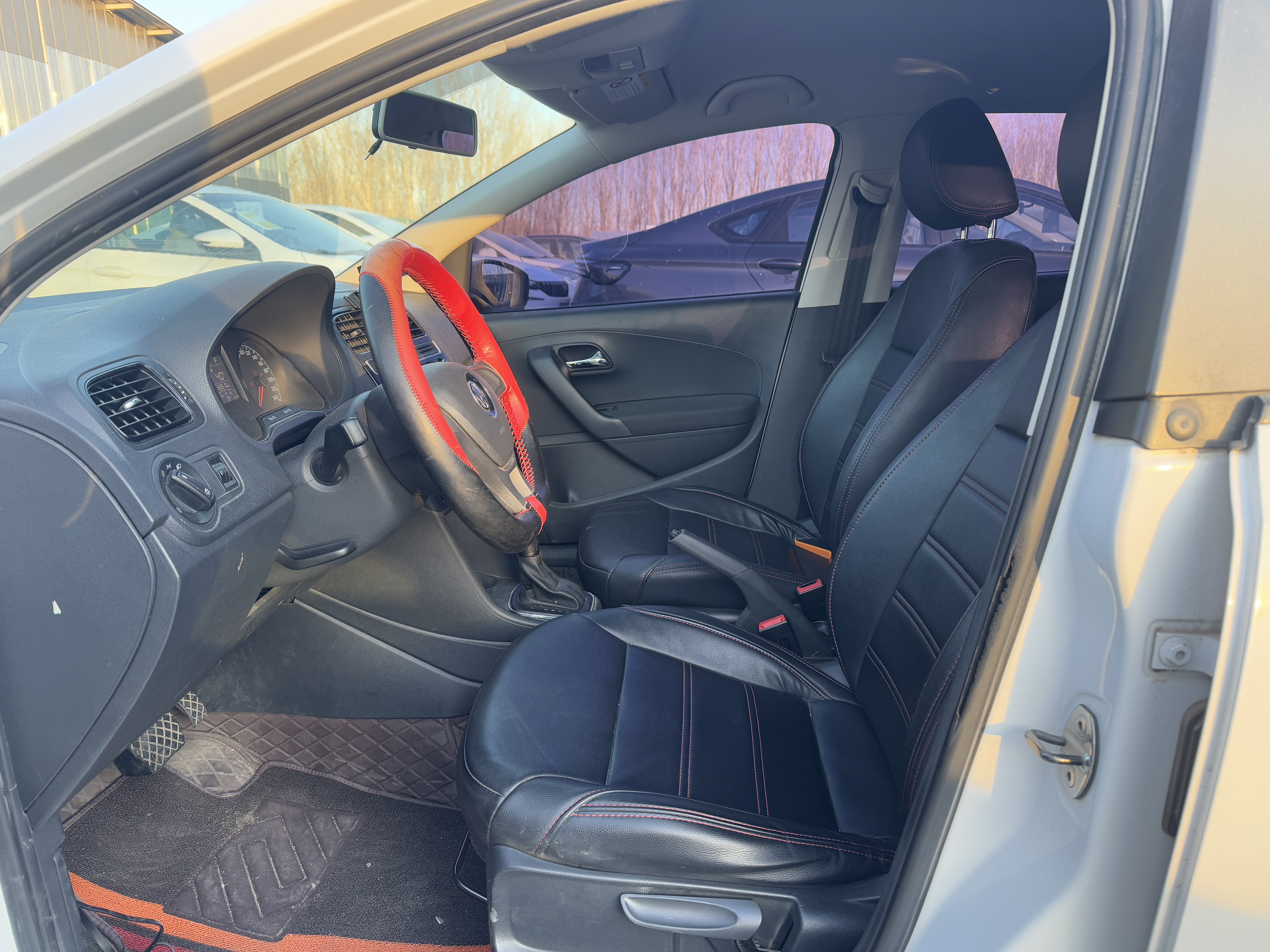 Volkswagen Polo 2016 car image #7