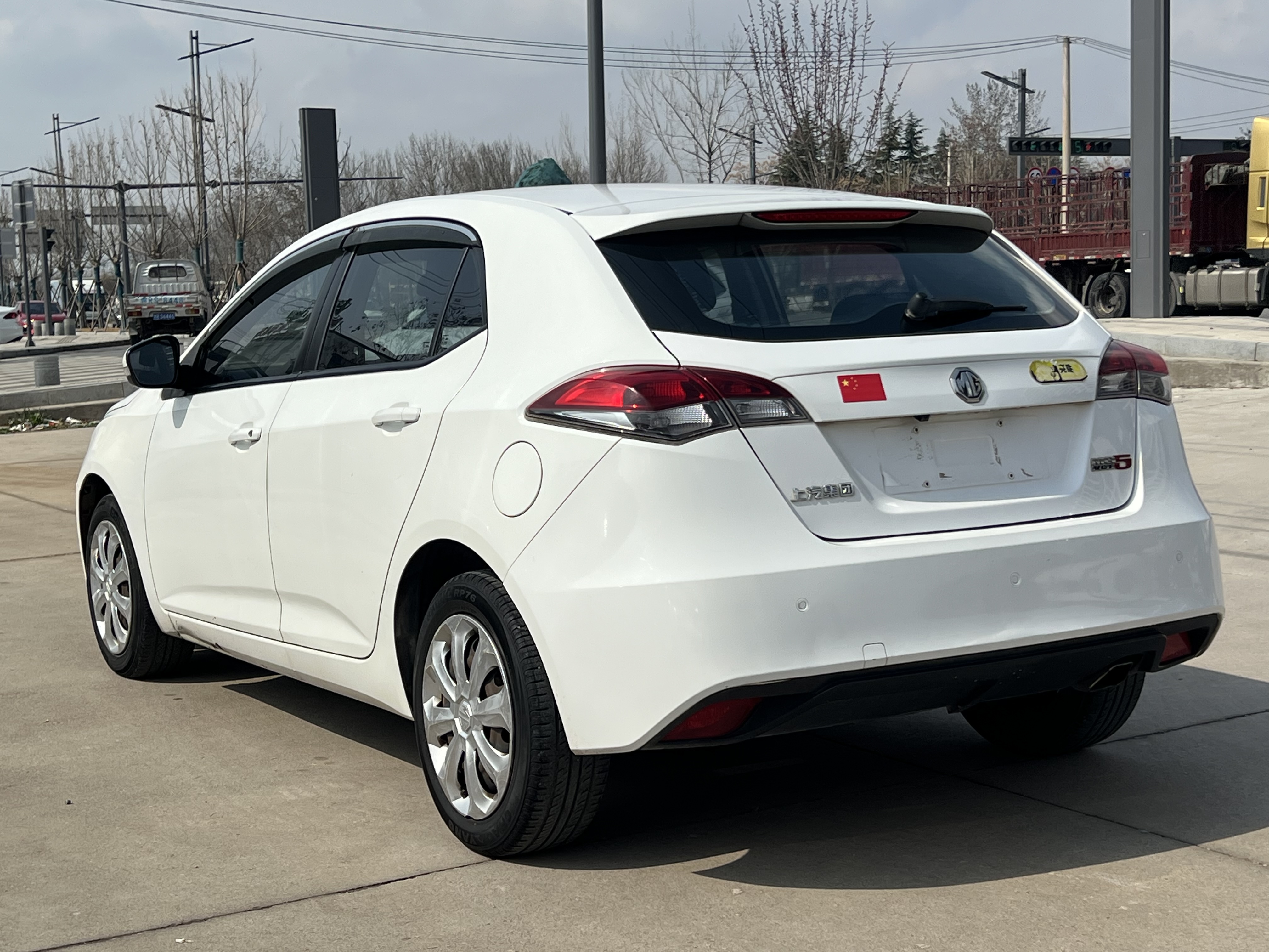 5 2015 car image #7