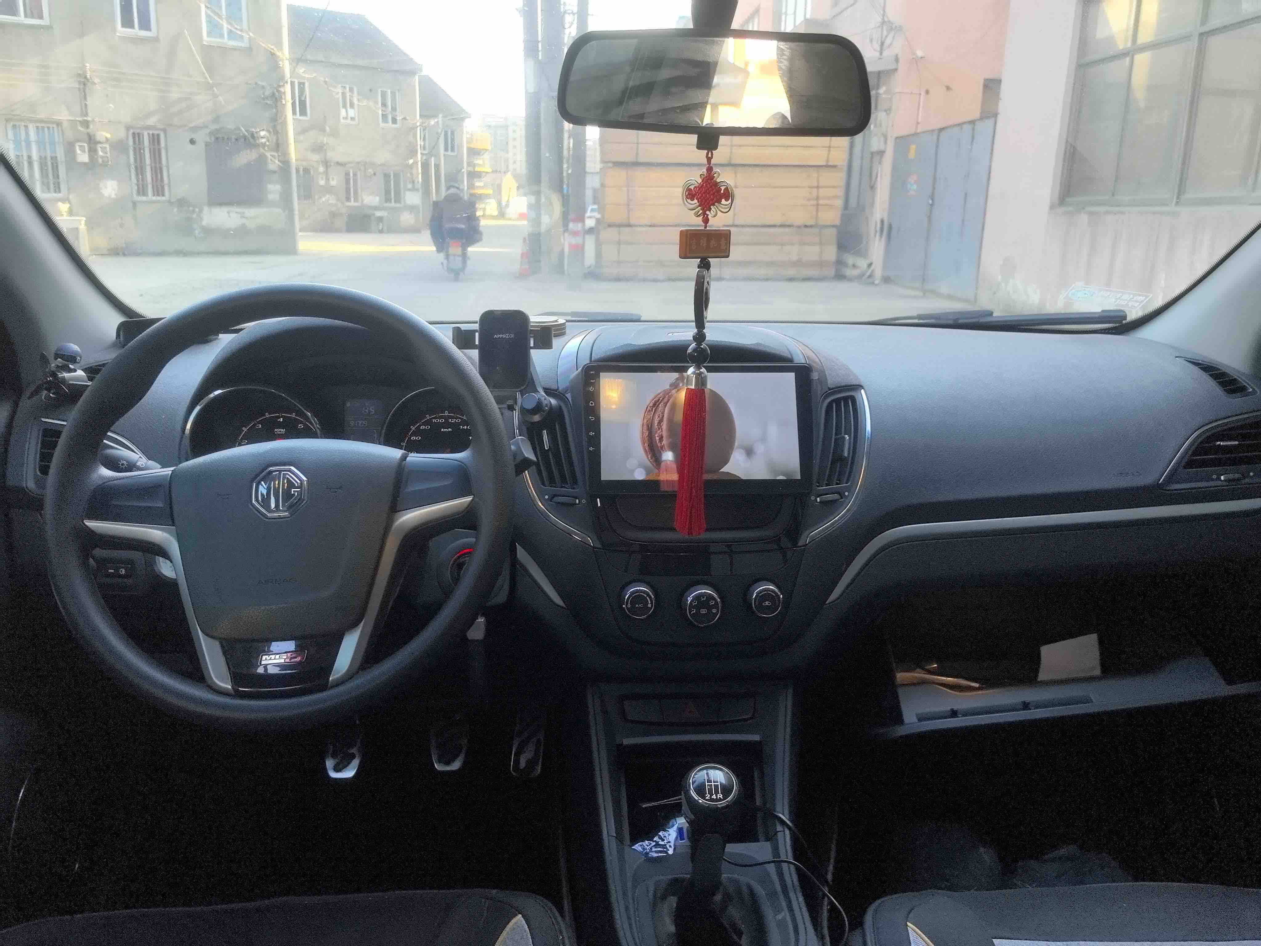 MG 5 2015 car image #7