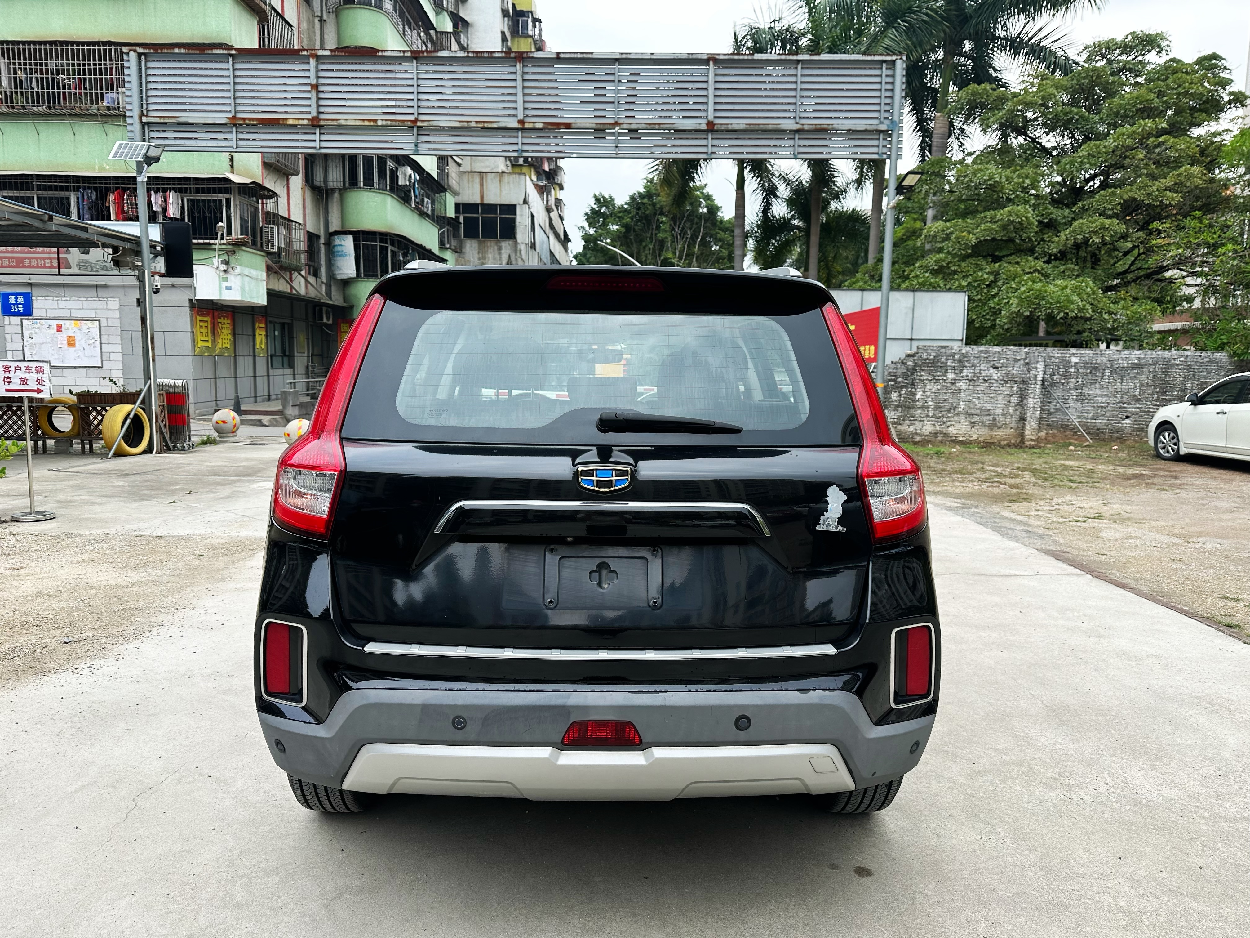 Emgrand GS 2017 car image #7