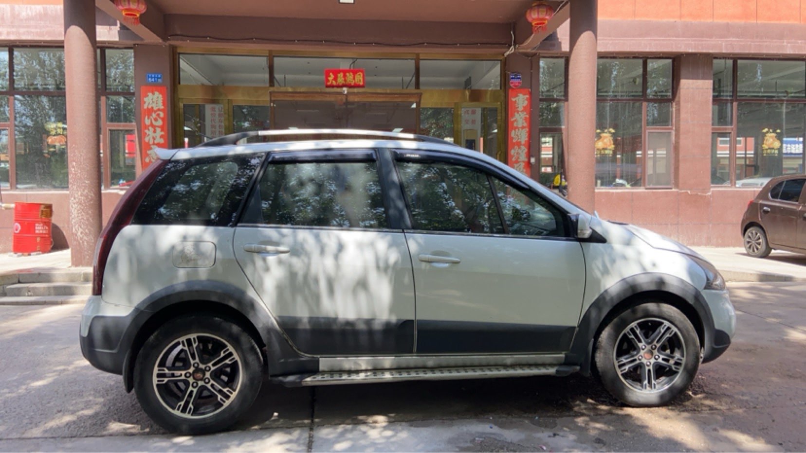 Forthing JOYEAR SUV 2012 car image #7