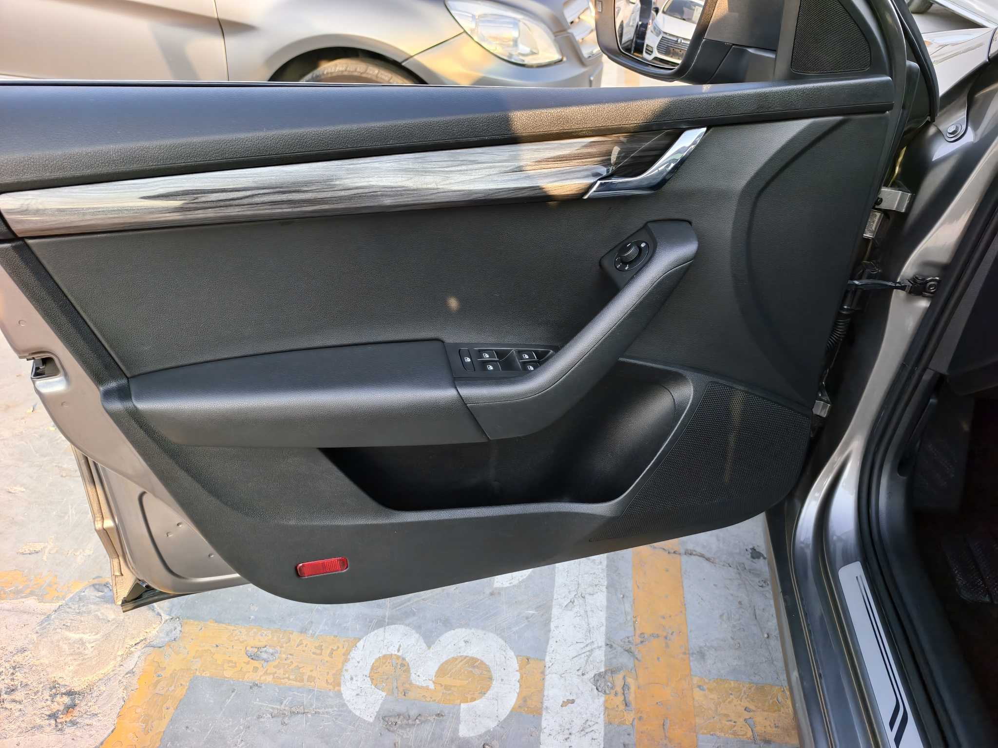 Skoda Octavia 2017 car image #7