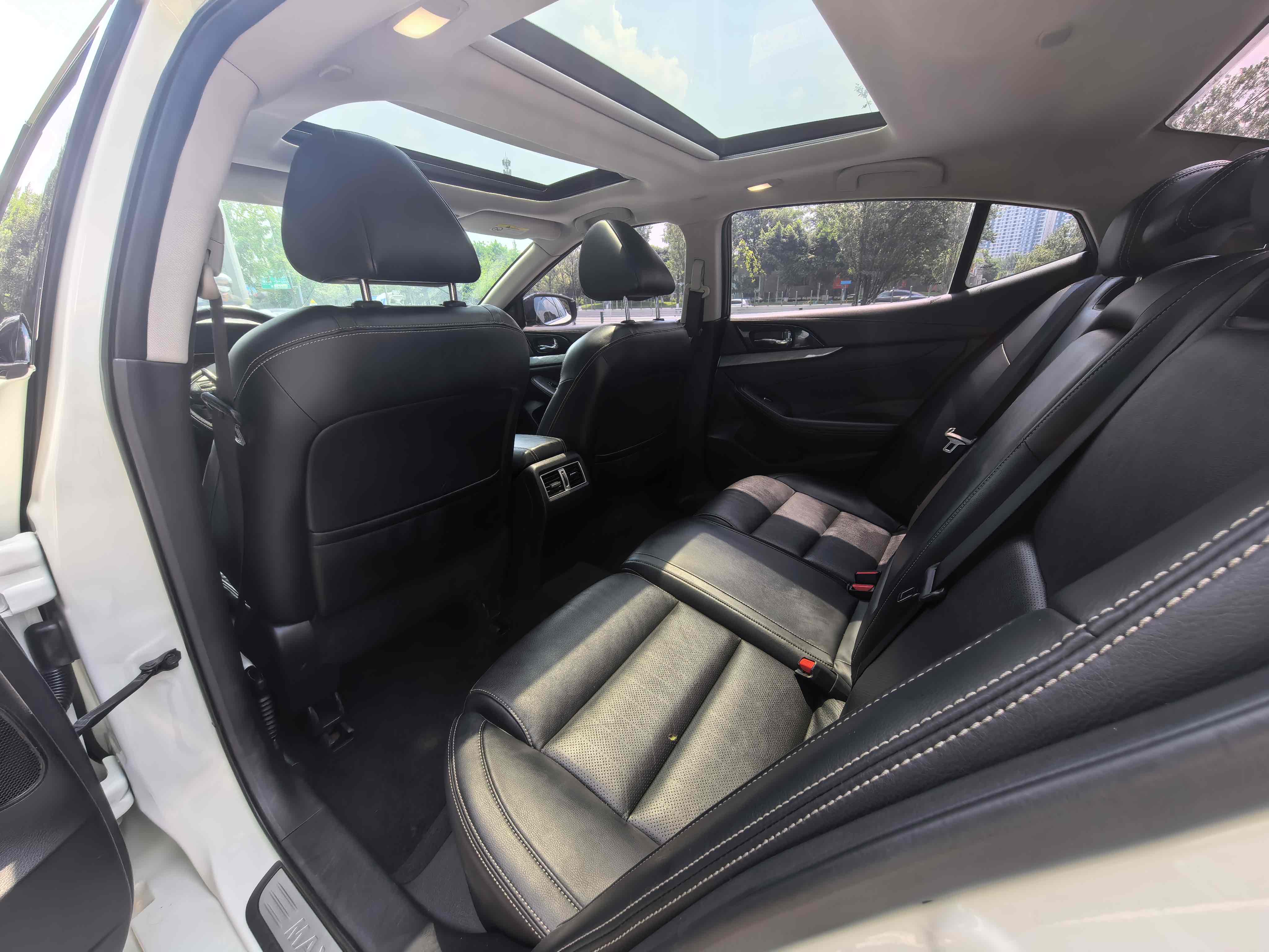 Nissan Maxima 2018 صورة سيارة #7