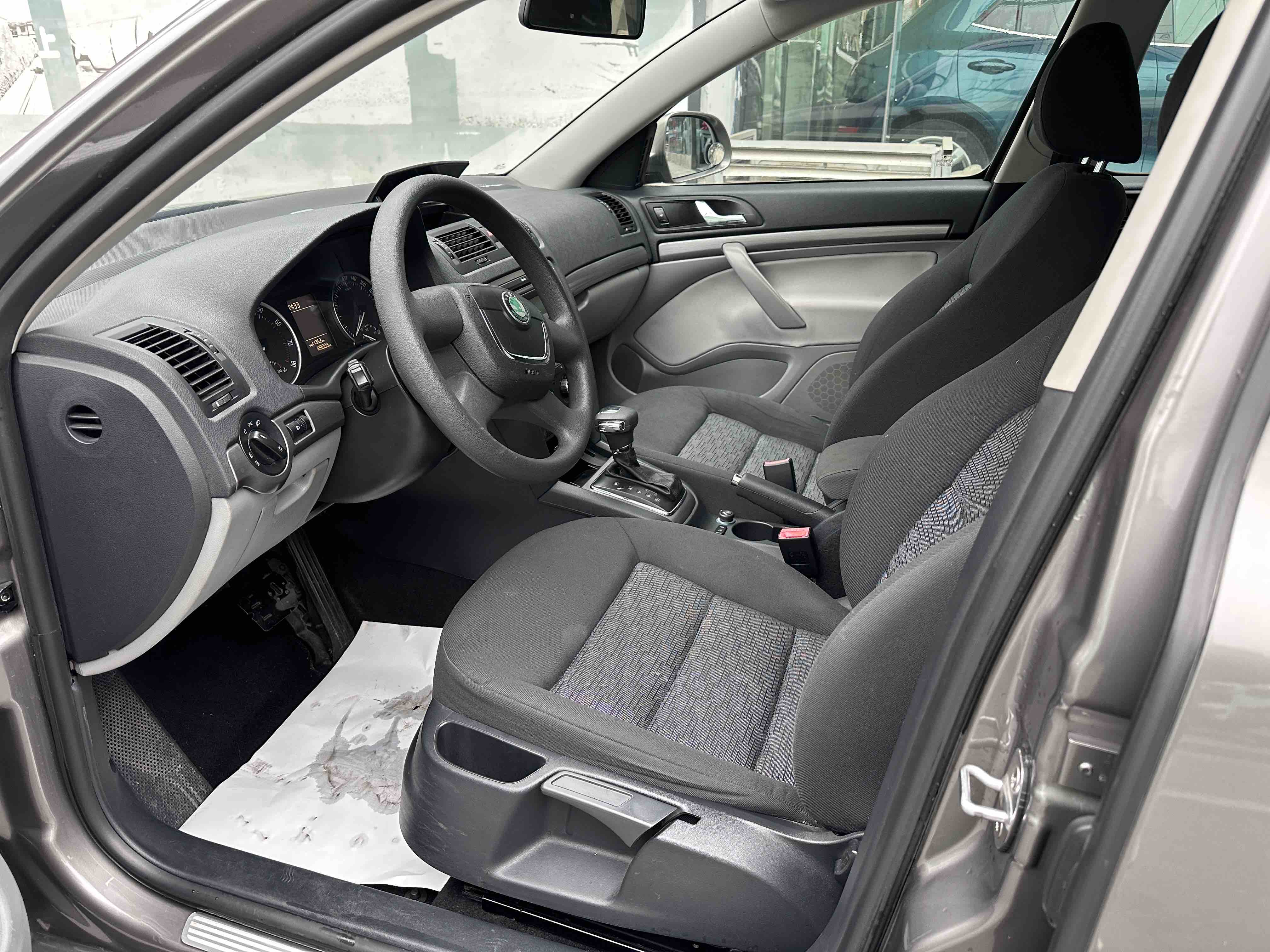 Skoda Octavia 2013 #7 Skoda Octavia 2013 car image #7