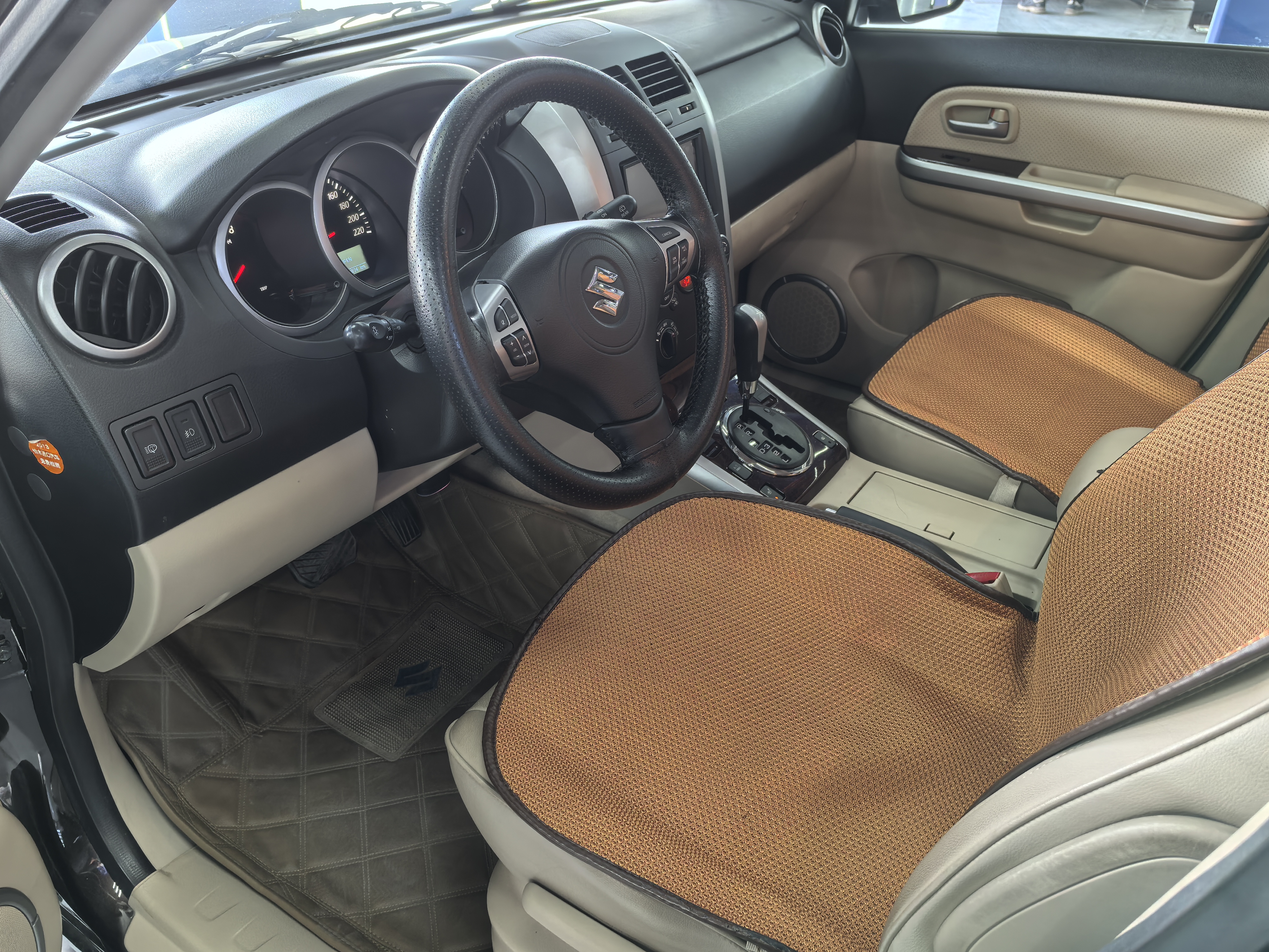 Suzuki 2013 car image #7