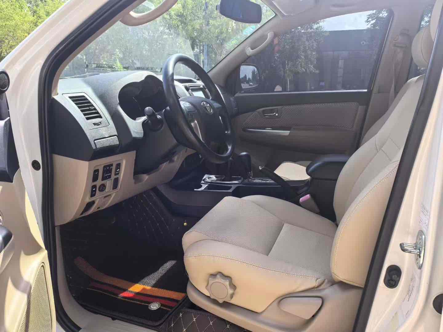 Toyota Fortuner 2016 immagine di auto #7