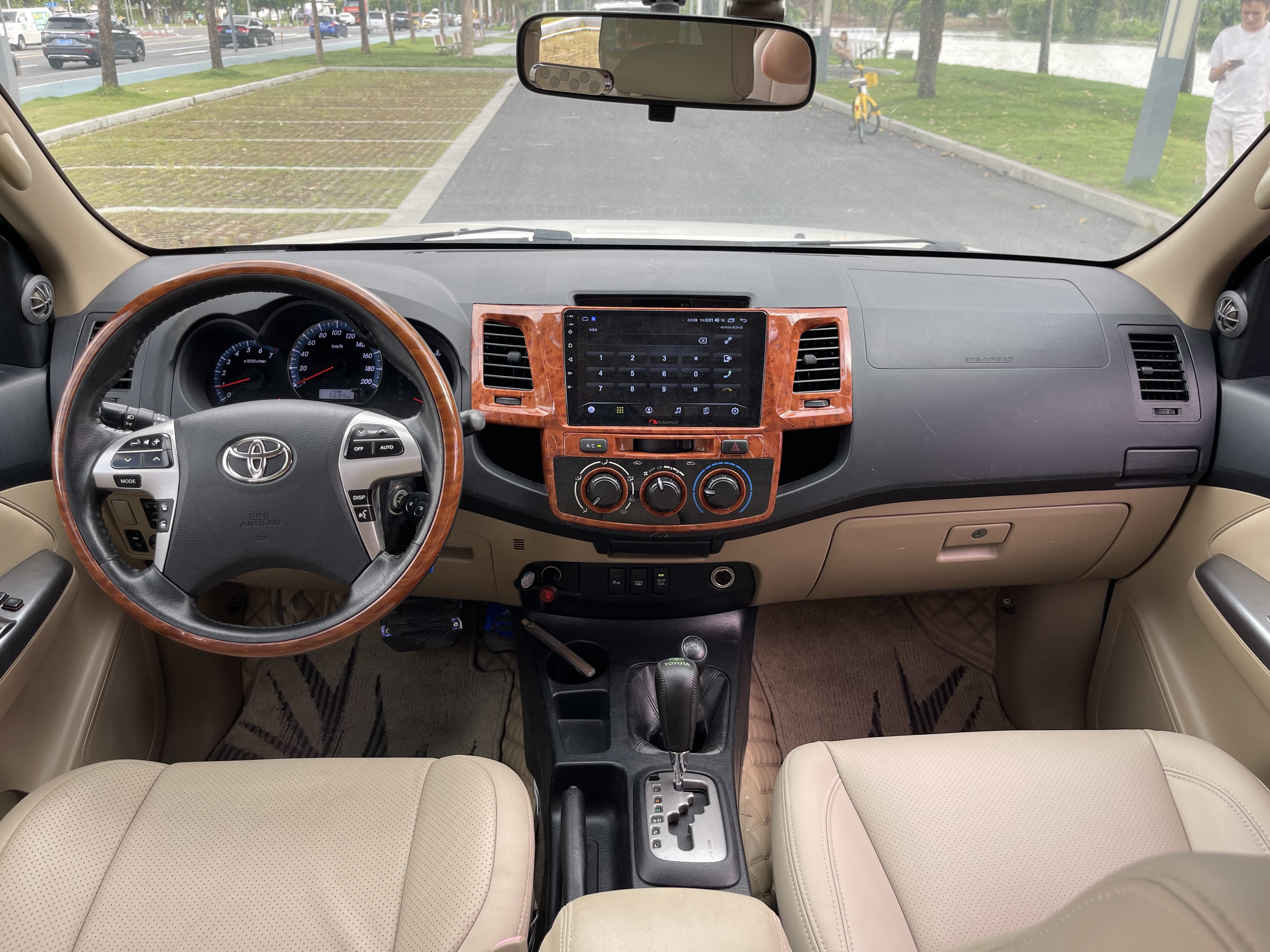 Toyota Fortuner 2015 immagine di auto #7