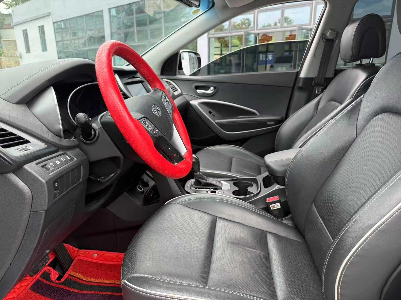 Hyundai Santa Fe 2018 car image #7