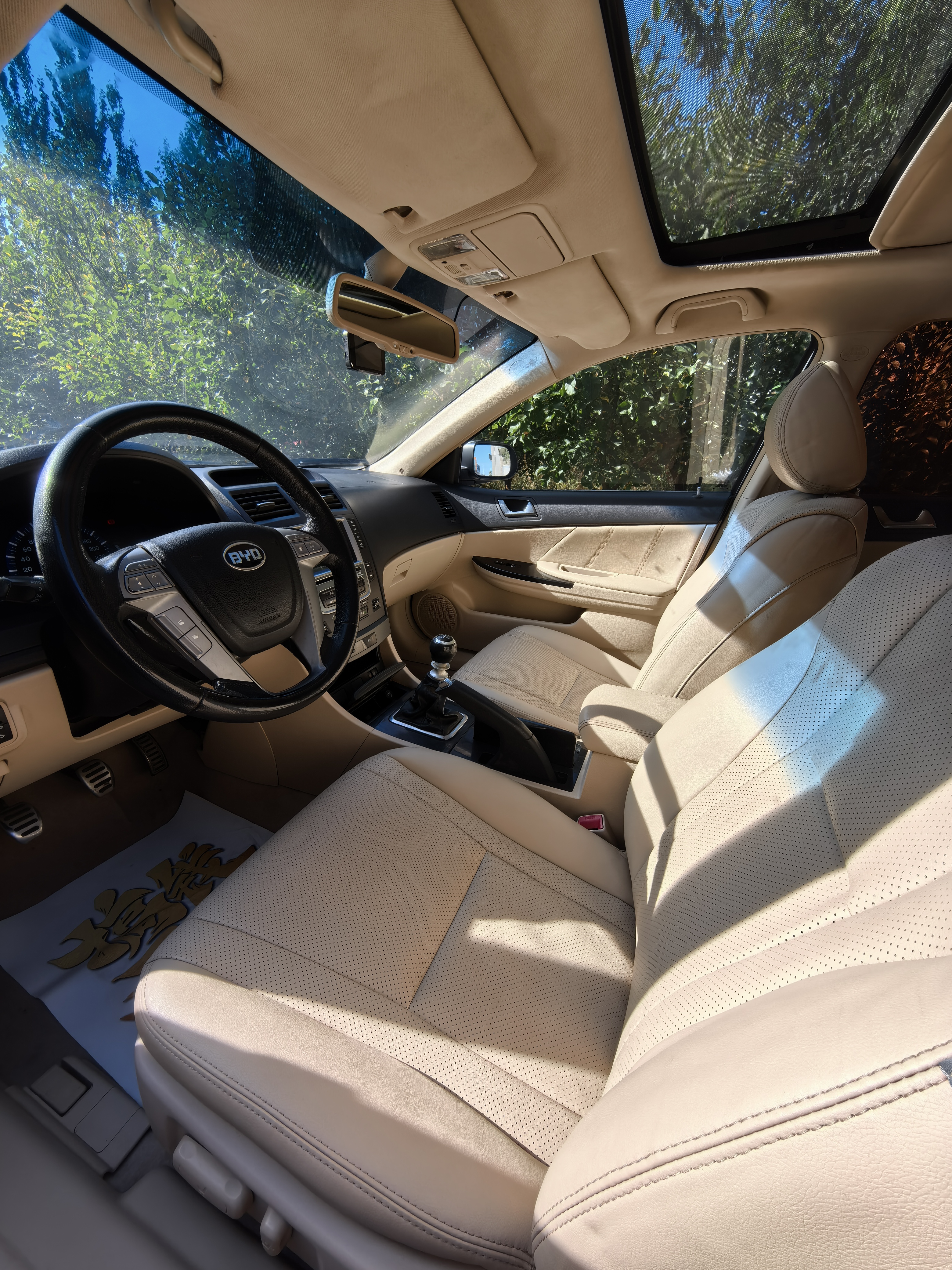 BYD G6 2014 imagem de carro #7