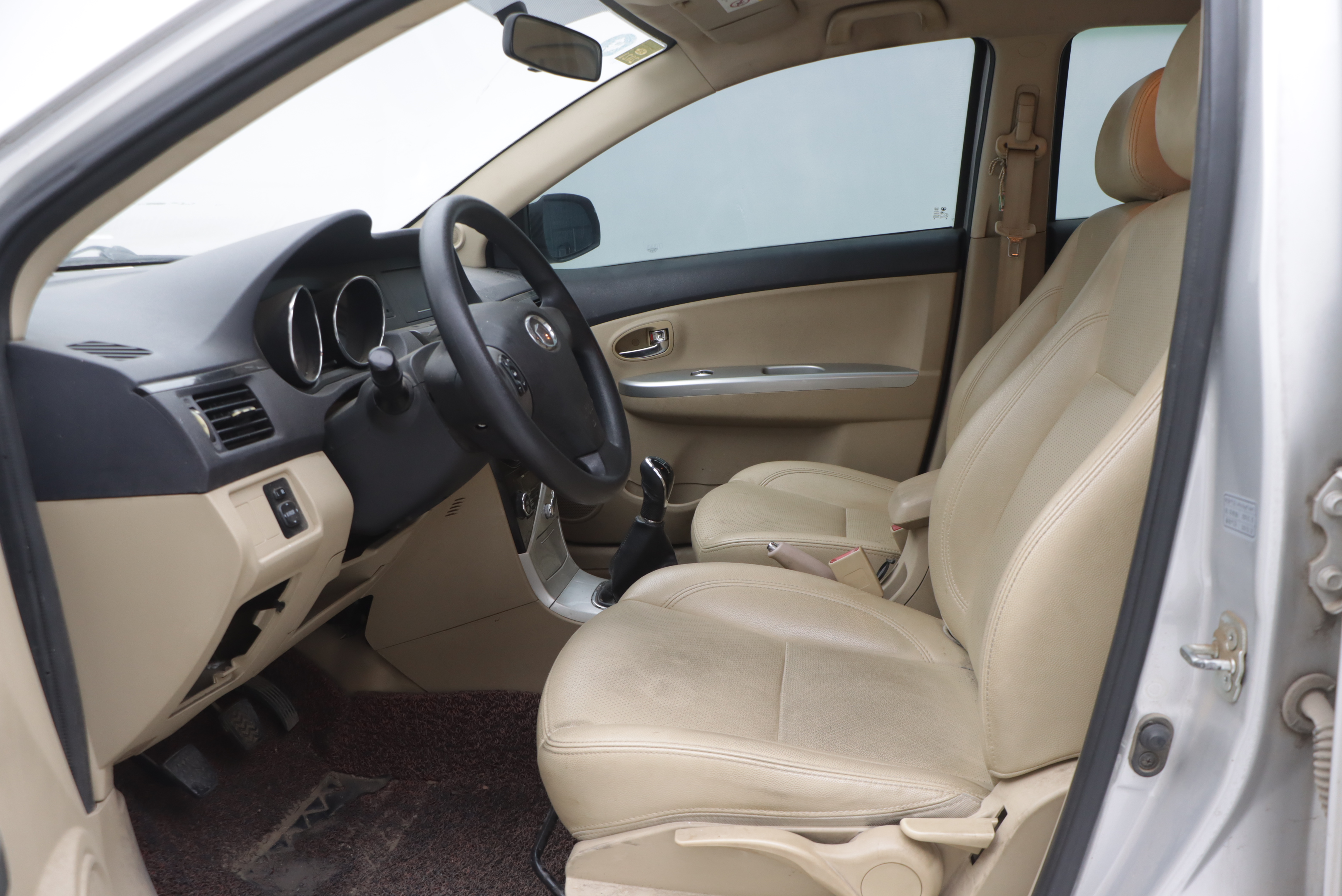 Great Wall C30 2013 car image #7