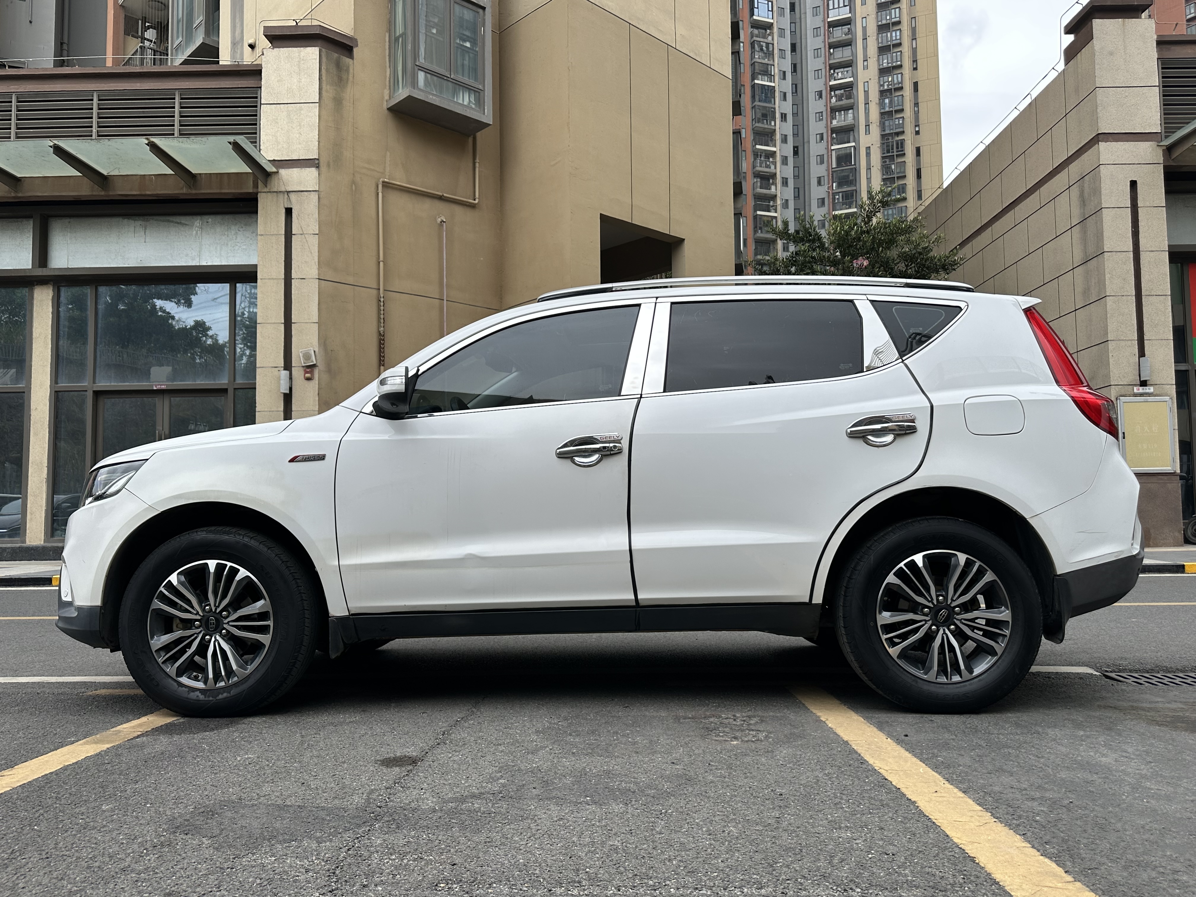 GEELY Vision X6 2017 car image #7