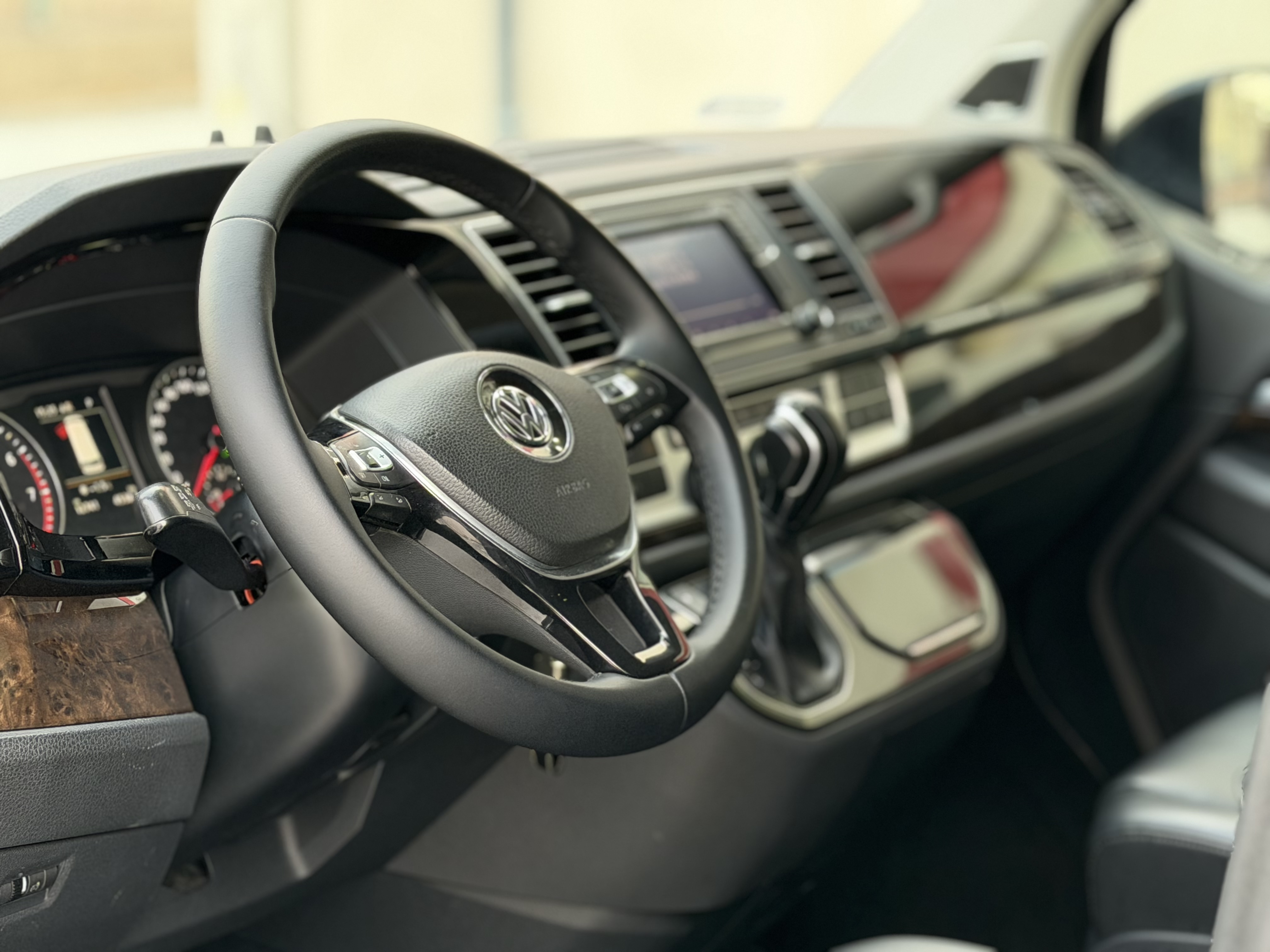 Volkswagen Multivan 2017 immagine di auto #7