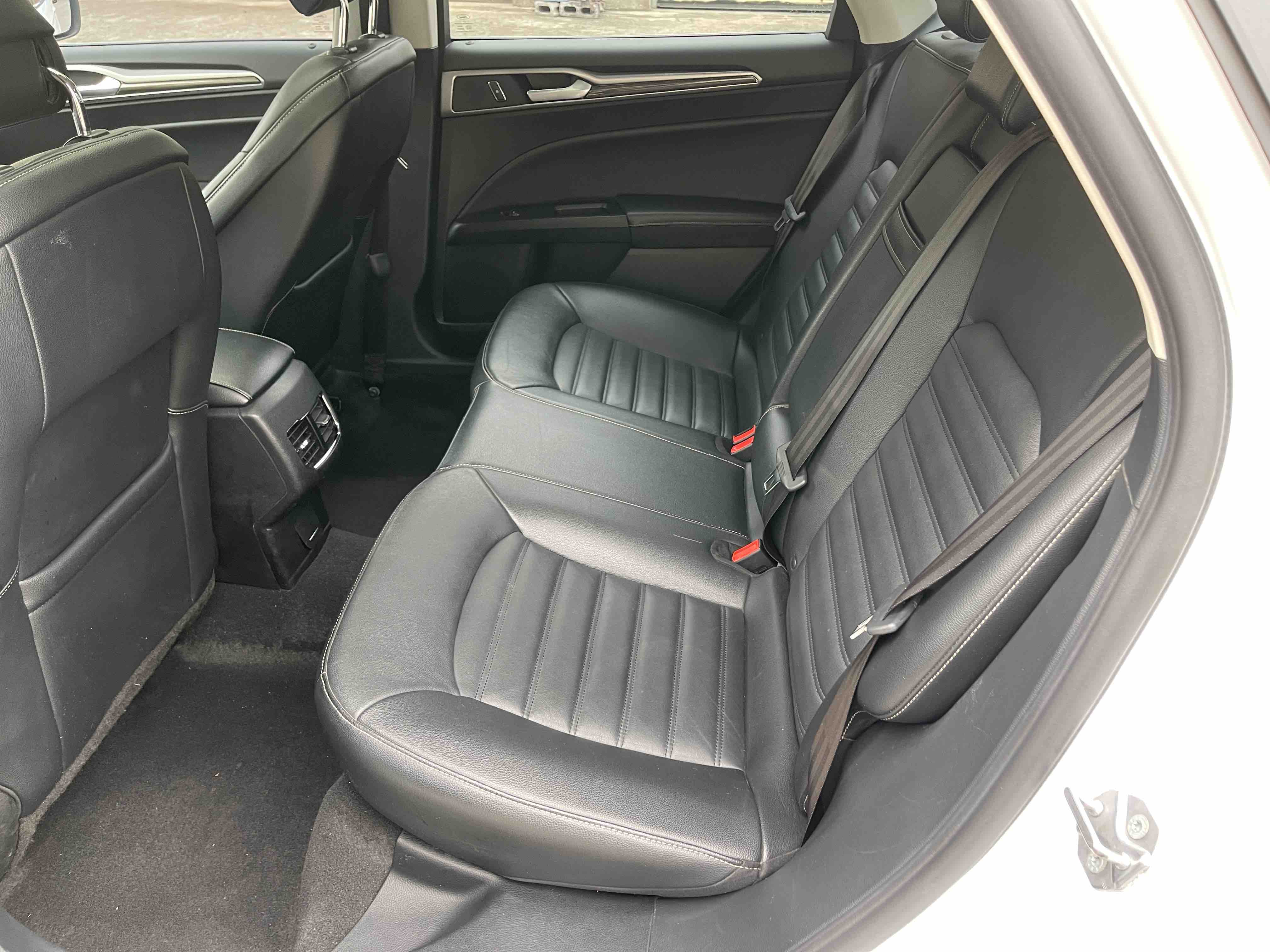 Ford Mondeo 2019 car image #7