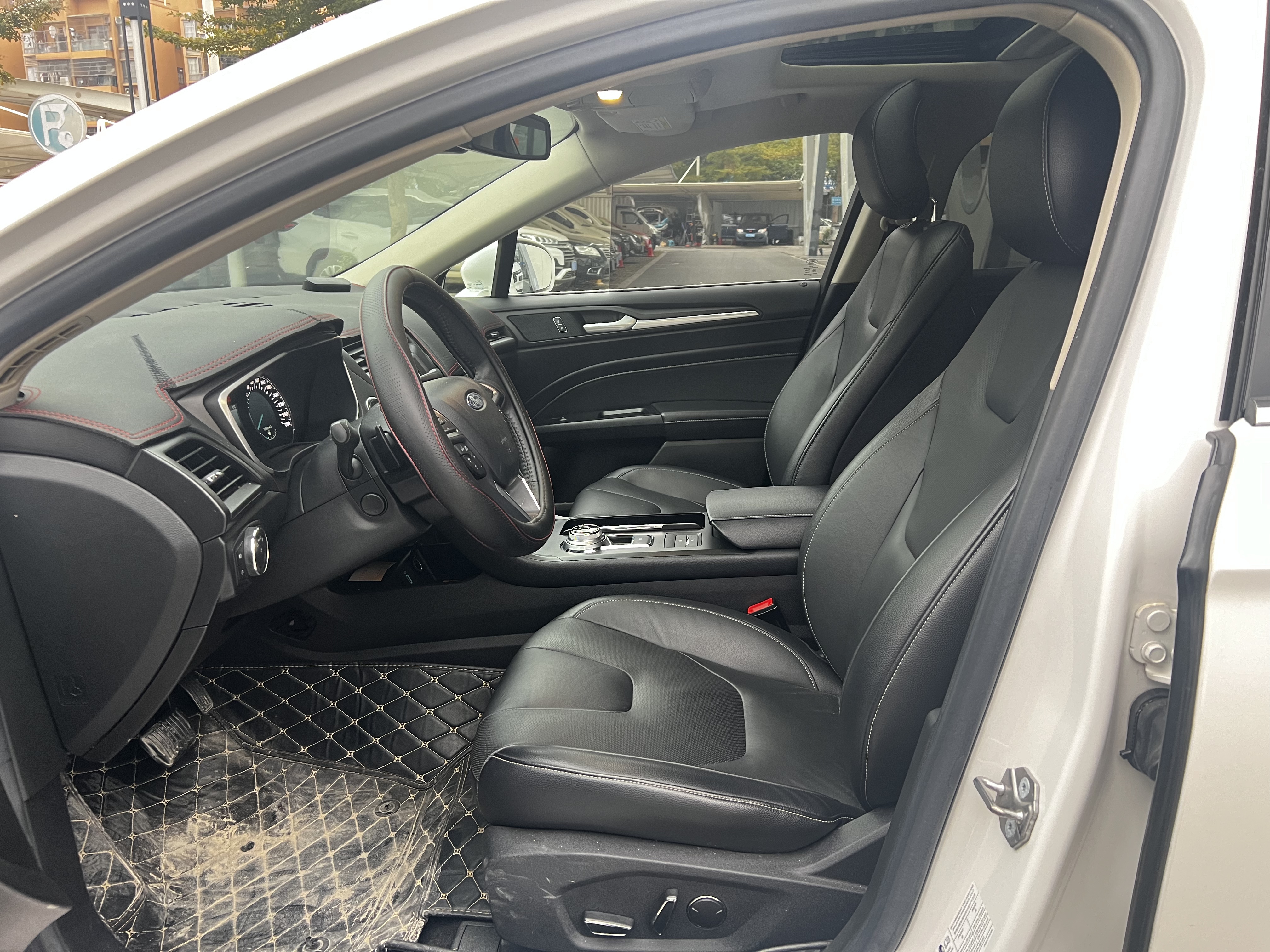 Ford Mondeo 2017 car image #7