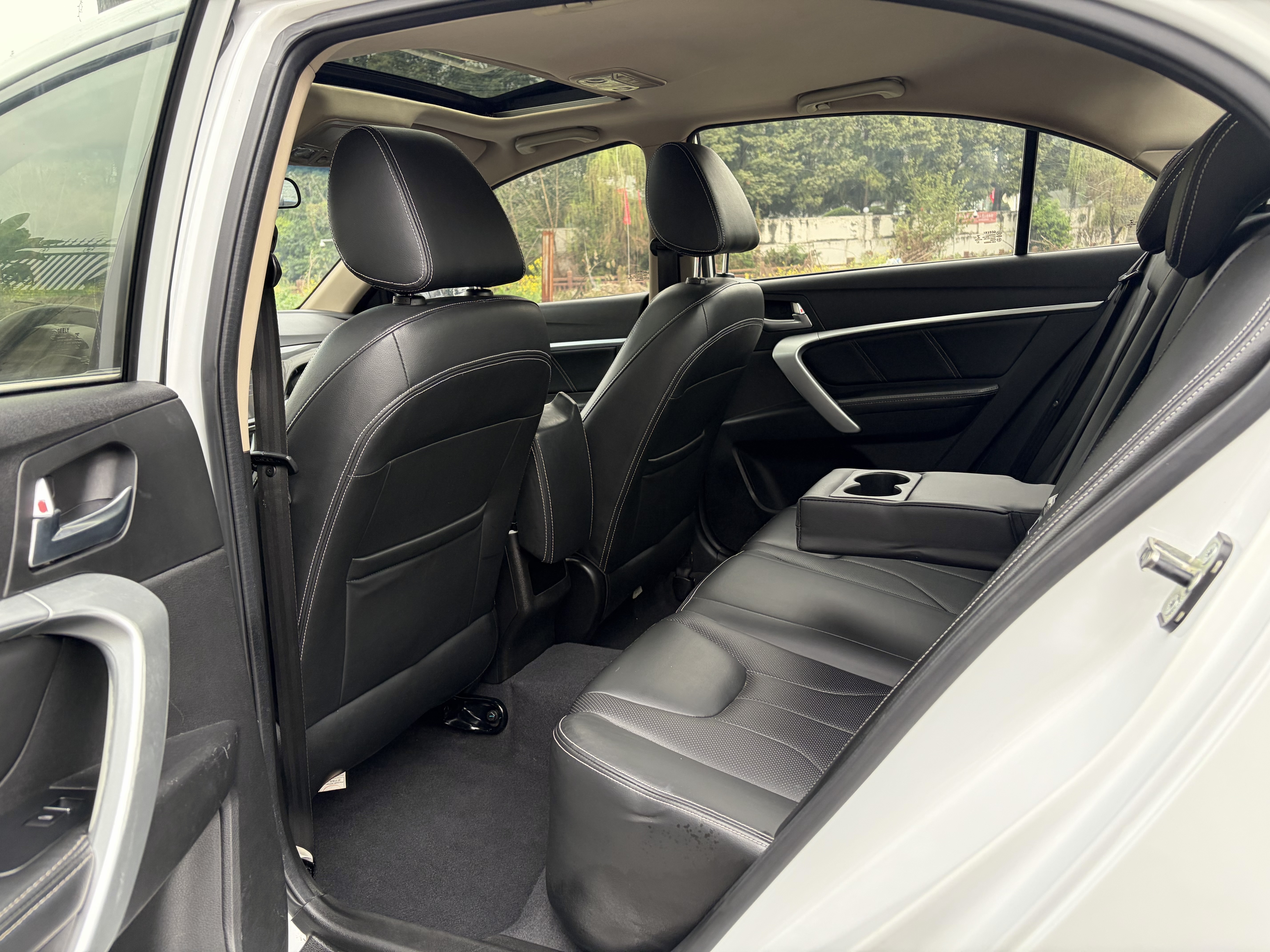 GEELY Emgrand 2016 car image #7