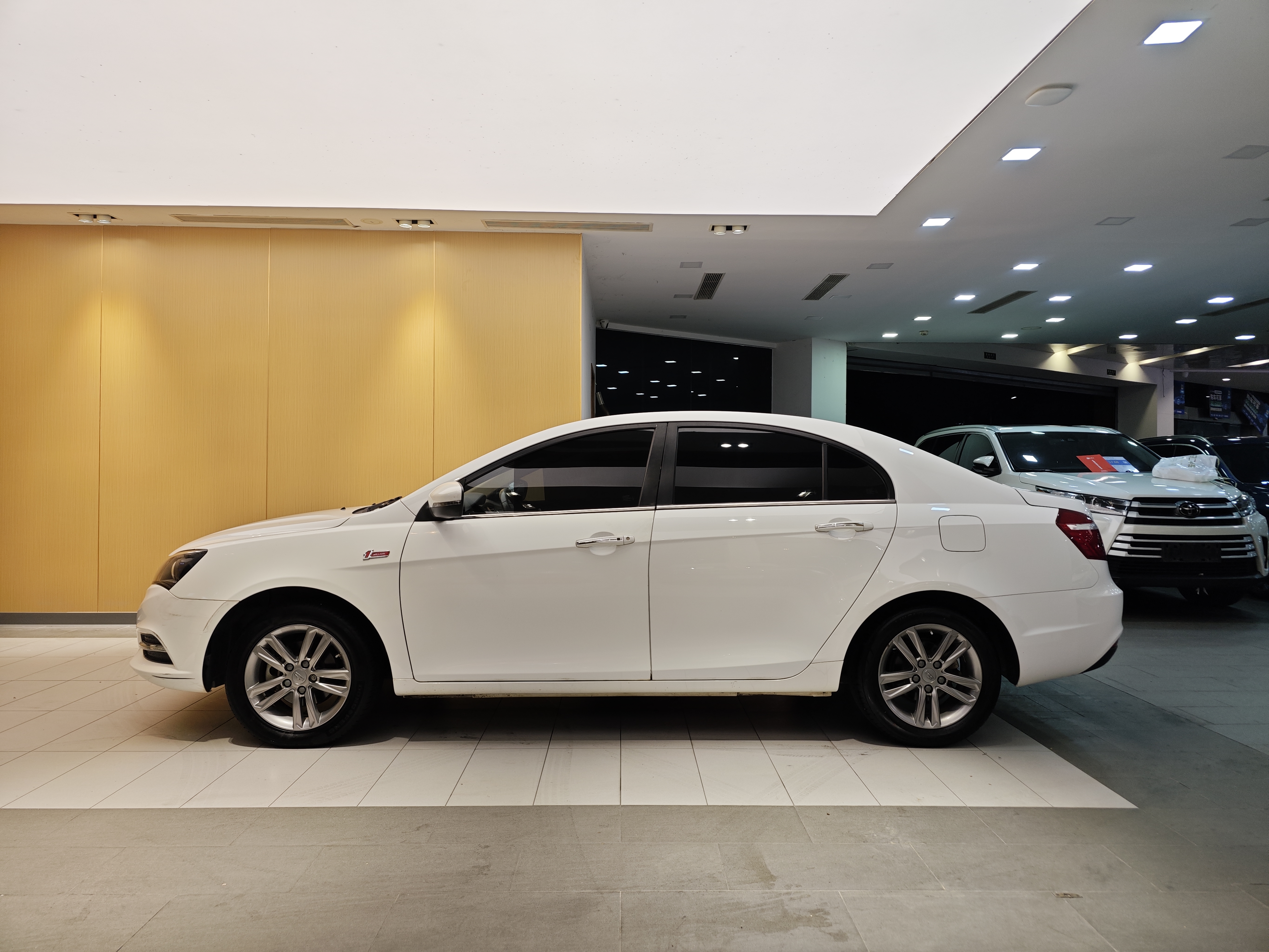 GEELY Emgrand 2018 car image #7