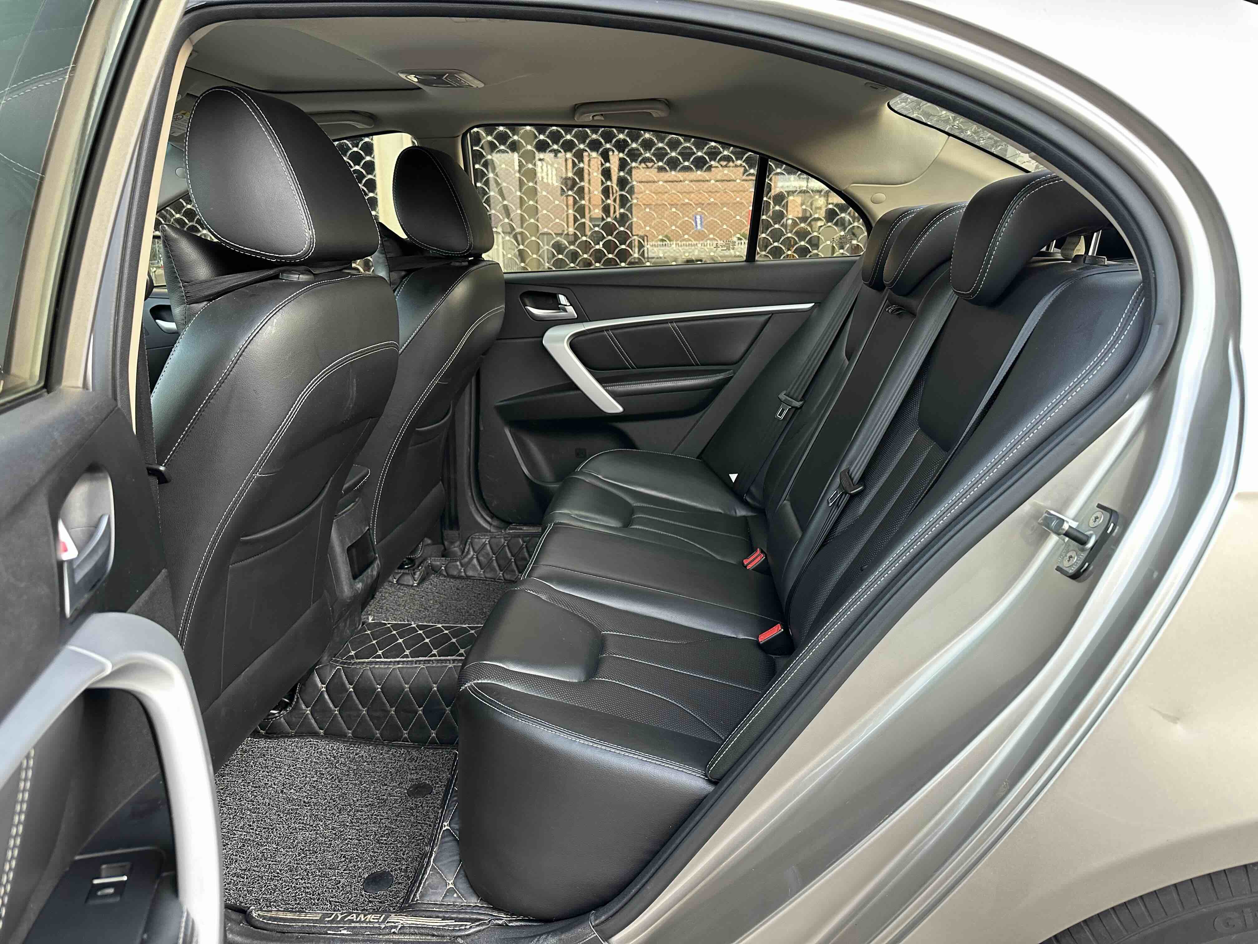 GEELY Emgrand 2017 car image #7