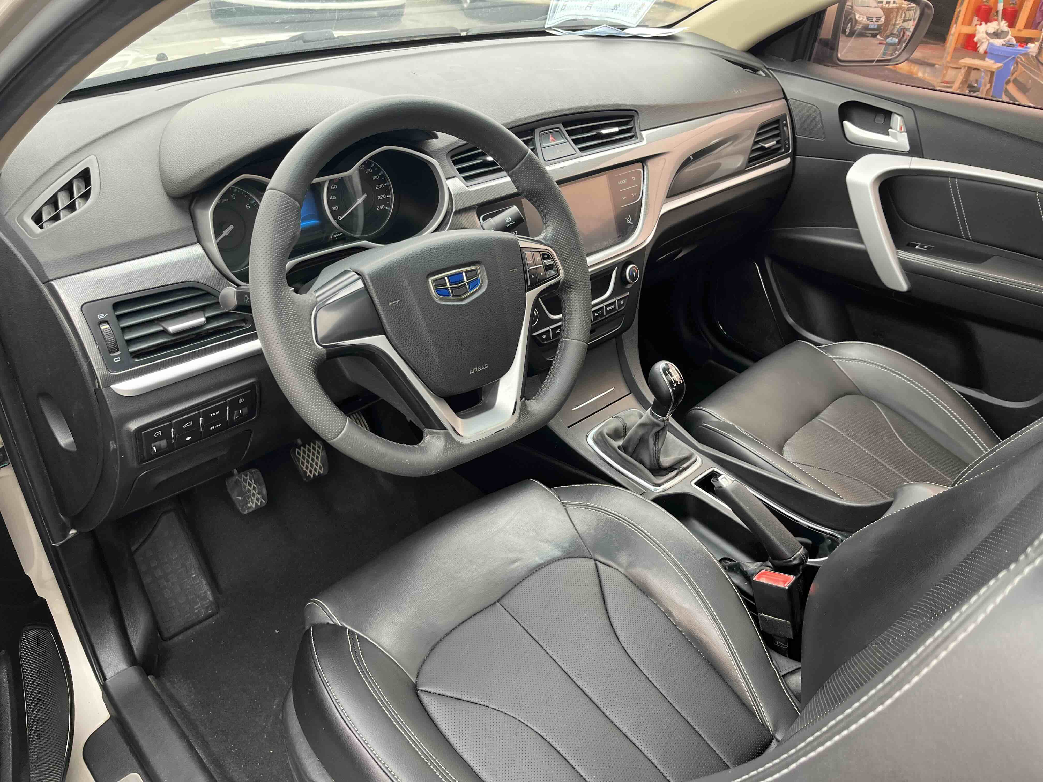 GEELY Emgrand 2018 car image #7