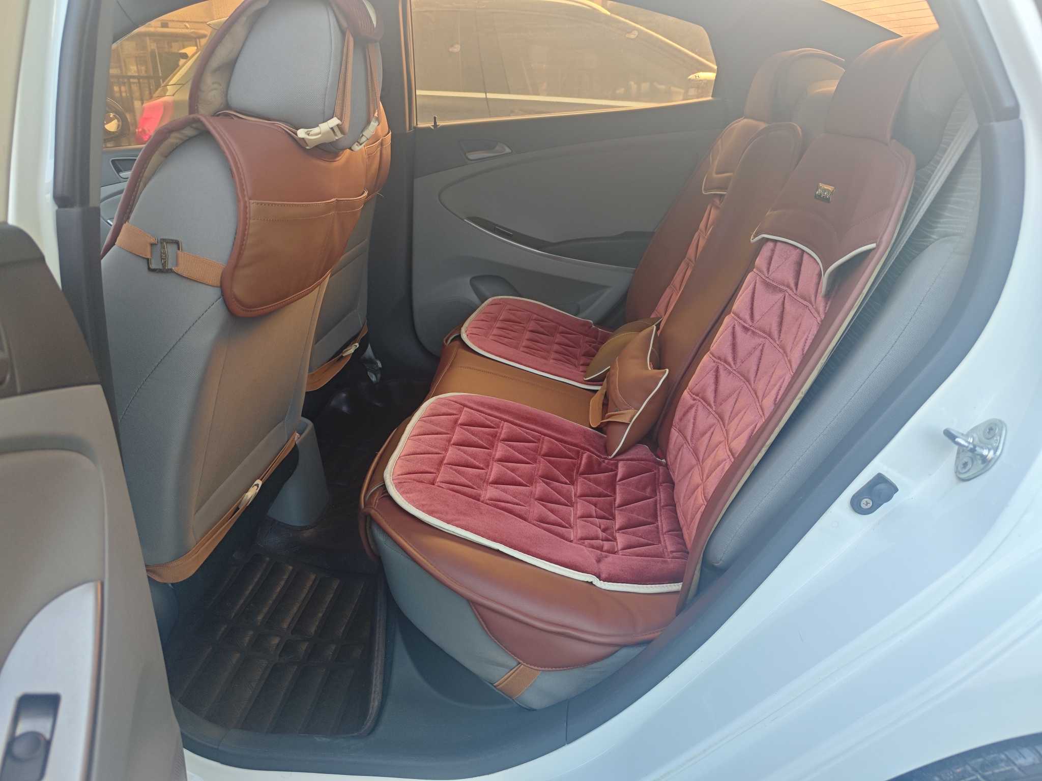 Hyundai Reina 2016 imagem de carro #7