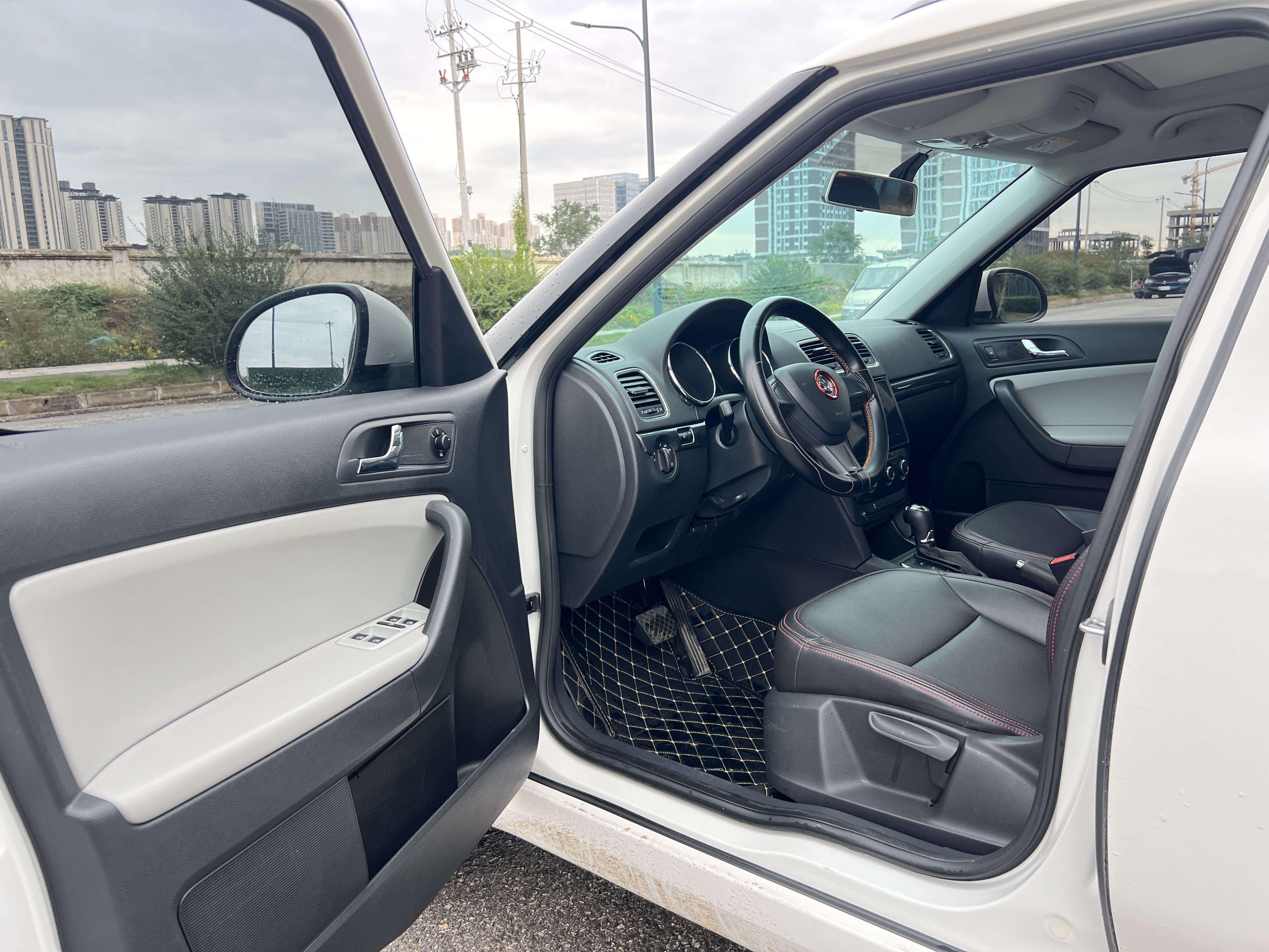 Skoda Yeti 2018 car image #7