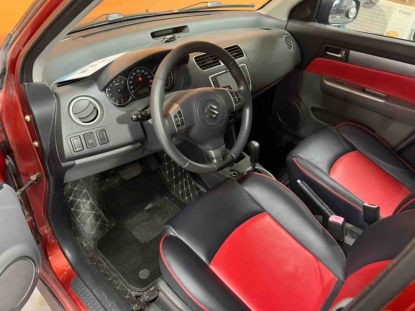 Suzuki Swift 2013 car image #7