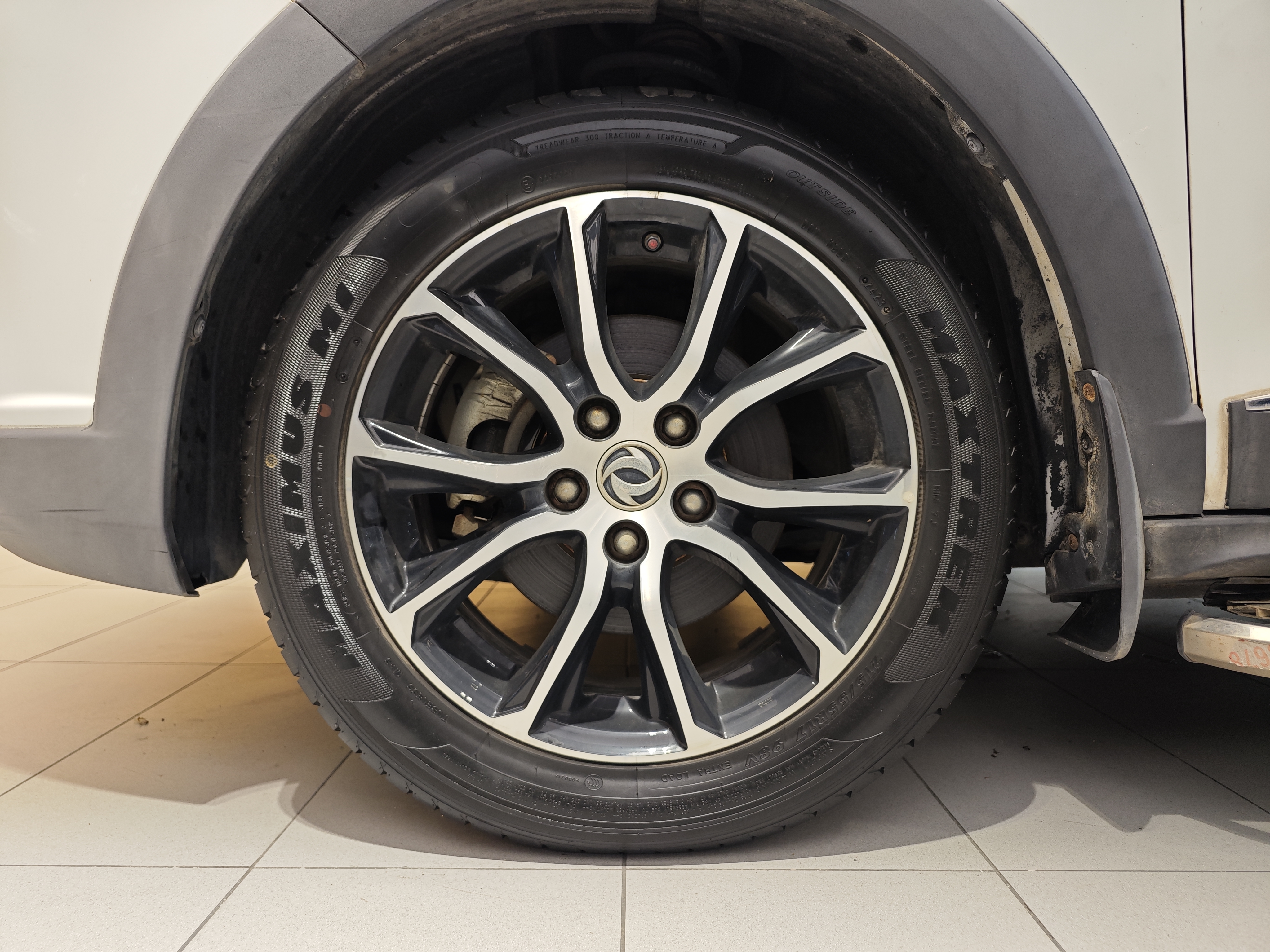 Forthing SX6 2016 car image #7