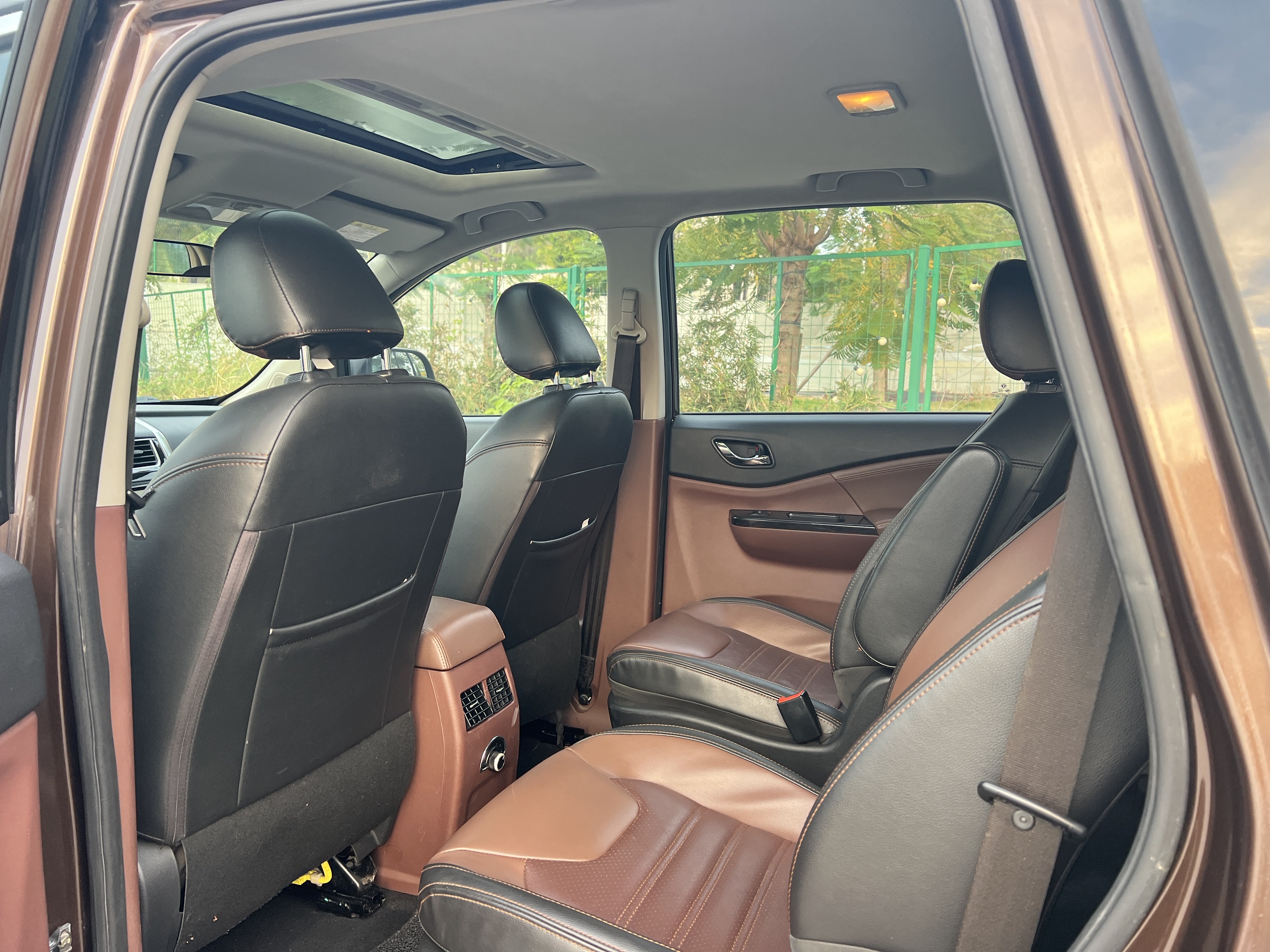 Forthing SX6 2016 car image #7