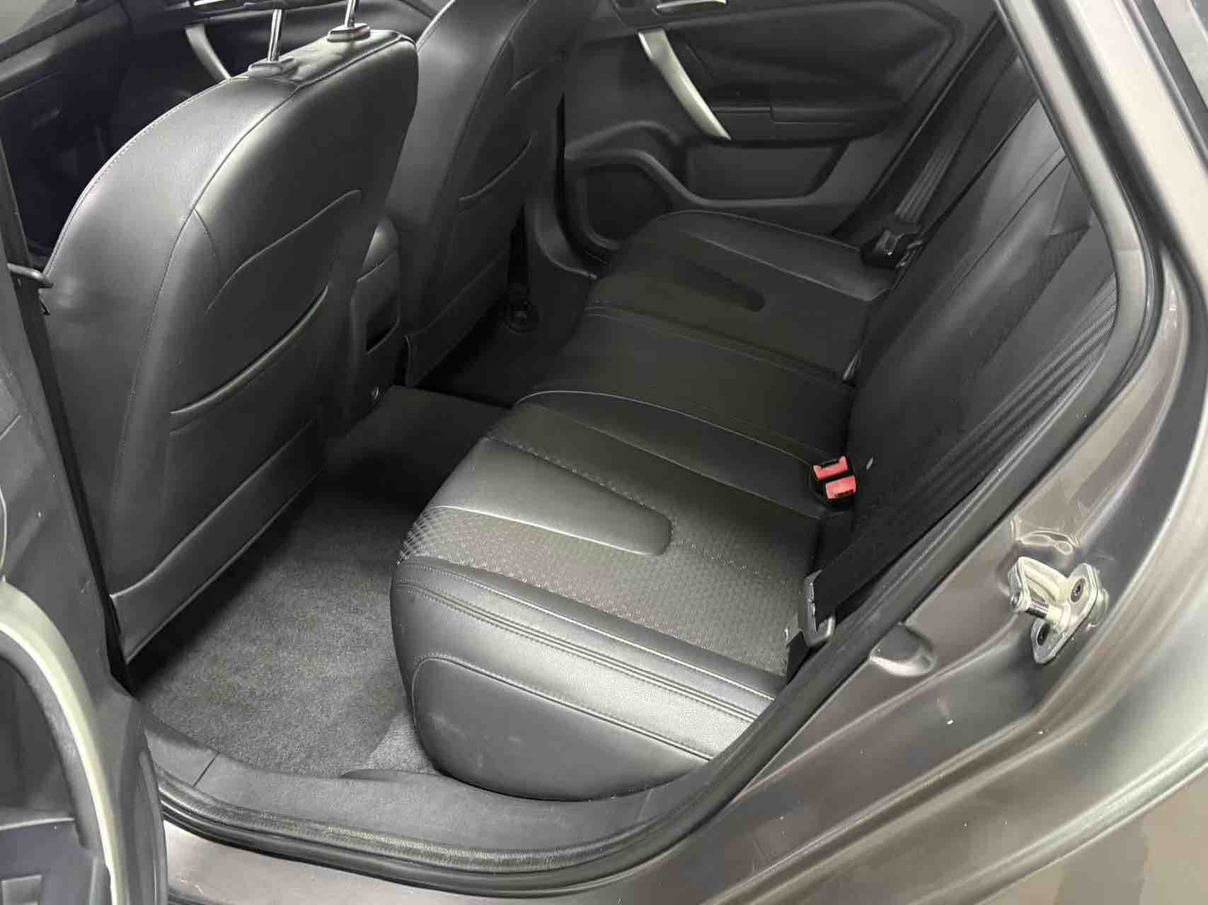 MG GT 2016 car image #7