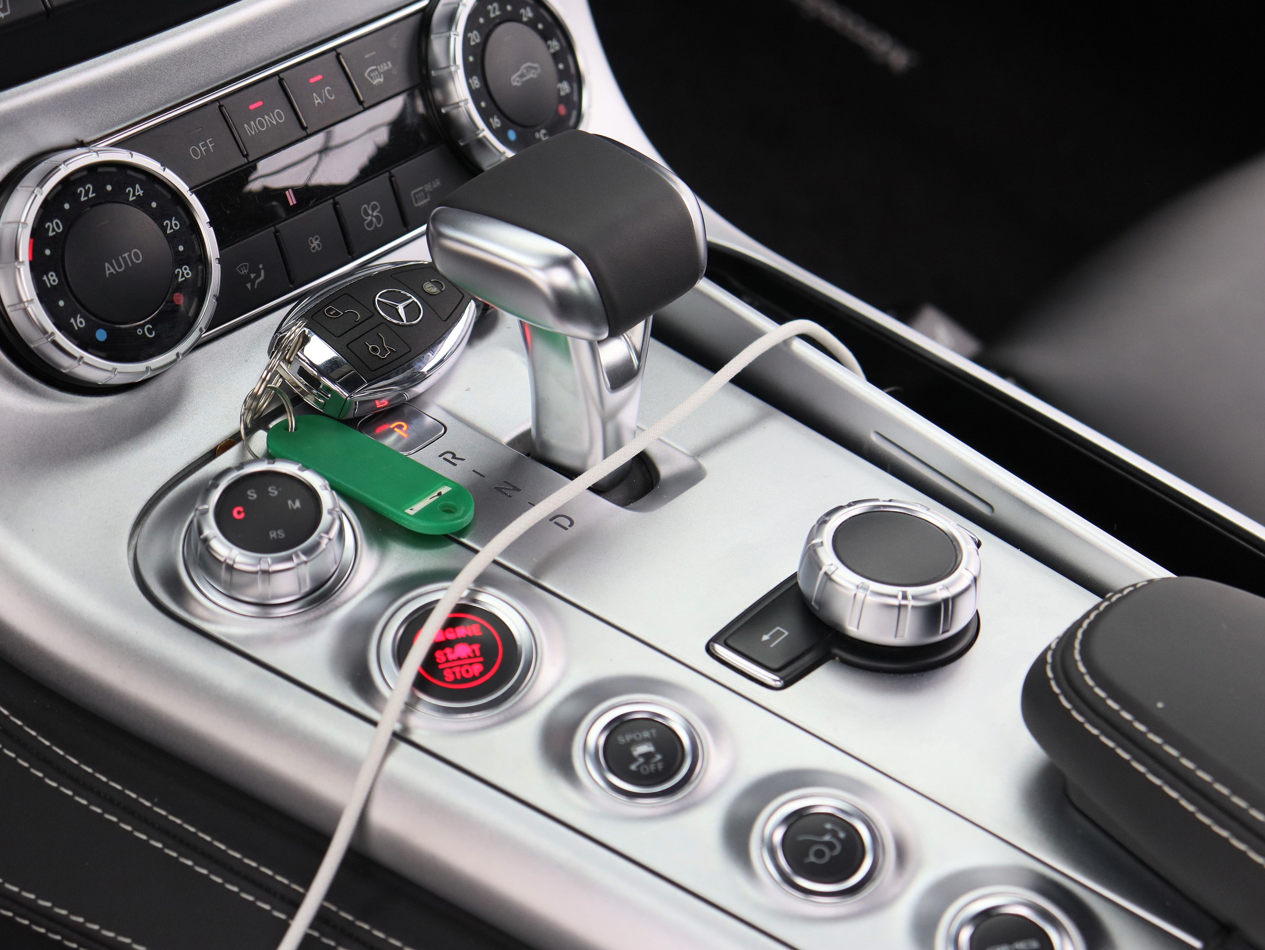 Mercedes-Benz SLS AMG 2012 #7 Mercedes-Benz SLS AMG 2012 car image #7