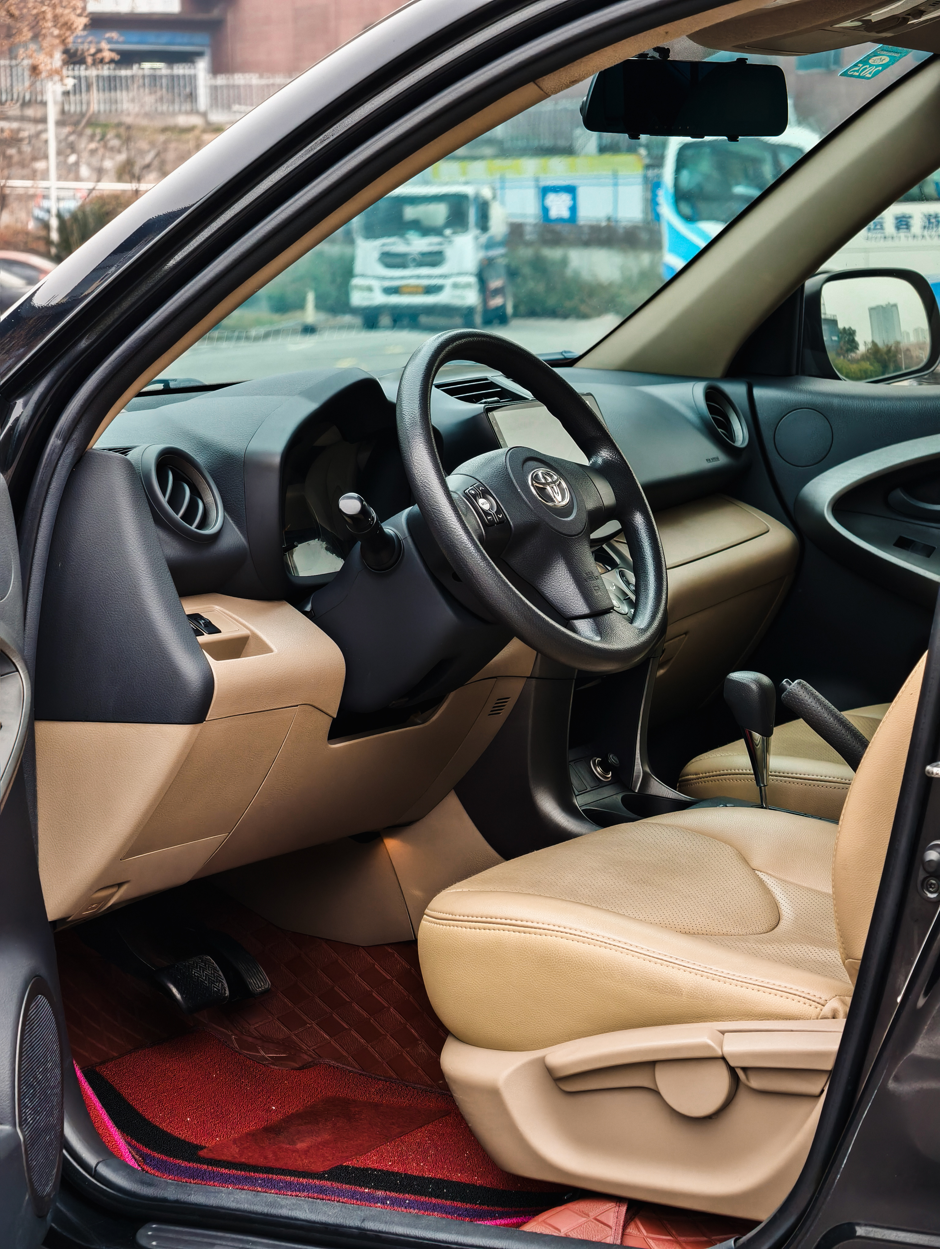 Toyota RAV4 2012 изображение автомобиля #7