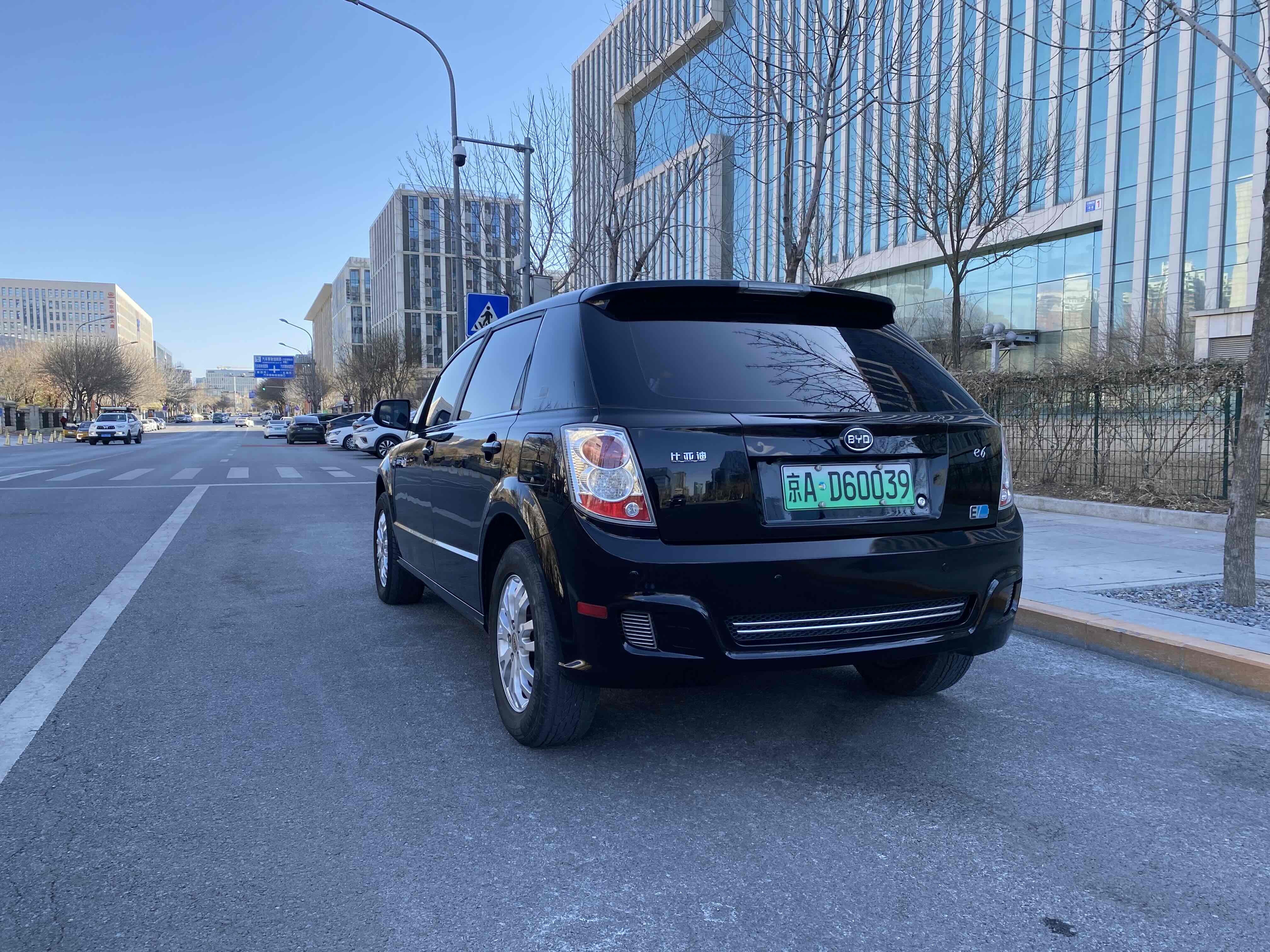 BYD e6 2014 car image #7