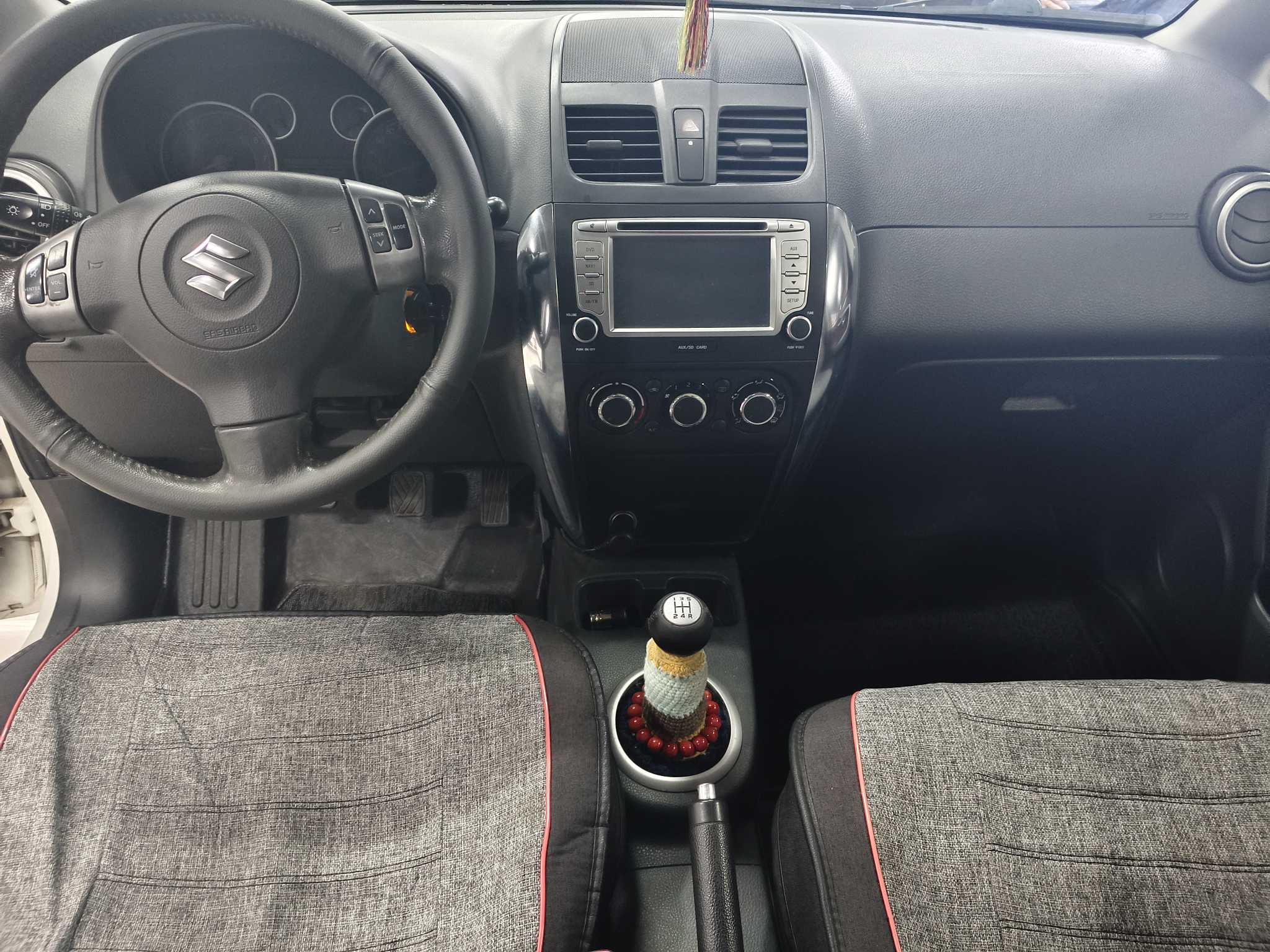 Suzuki SX4 Sedan 2013 imagem de carro #7