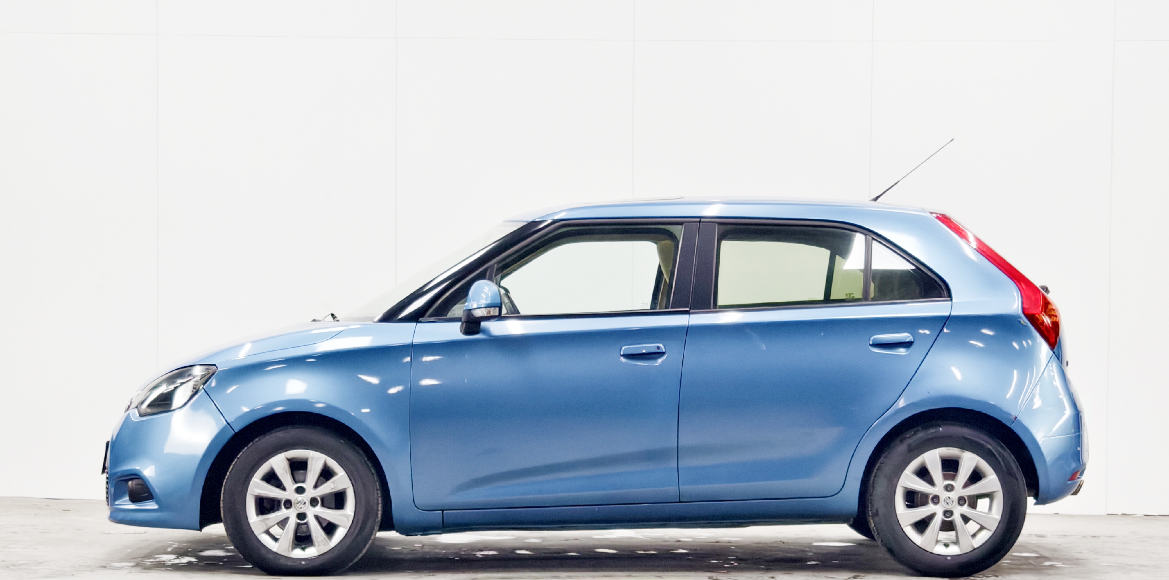 MG 3 2011 car image #7