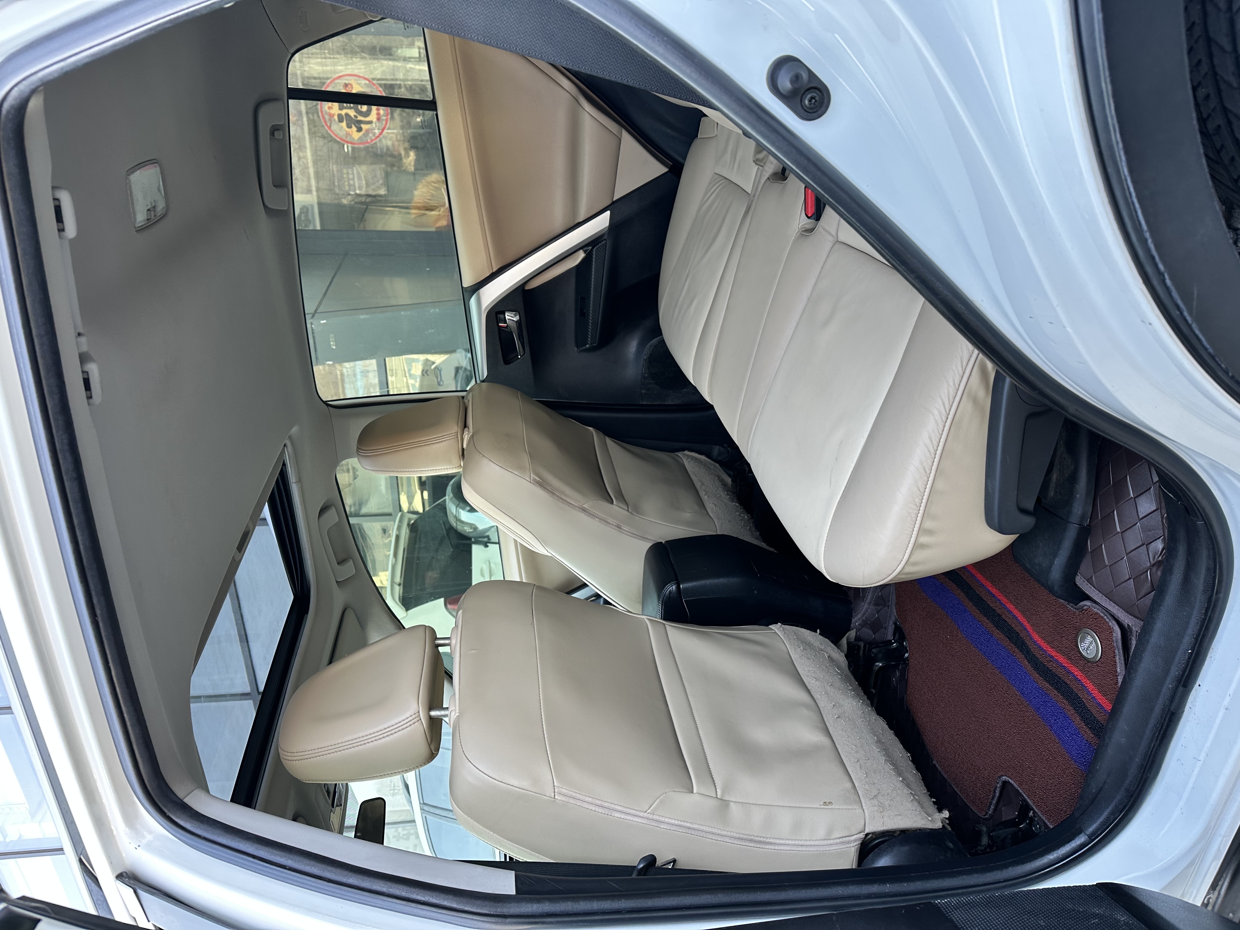 Toyota RAV4 2014 immagine di auto #7