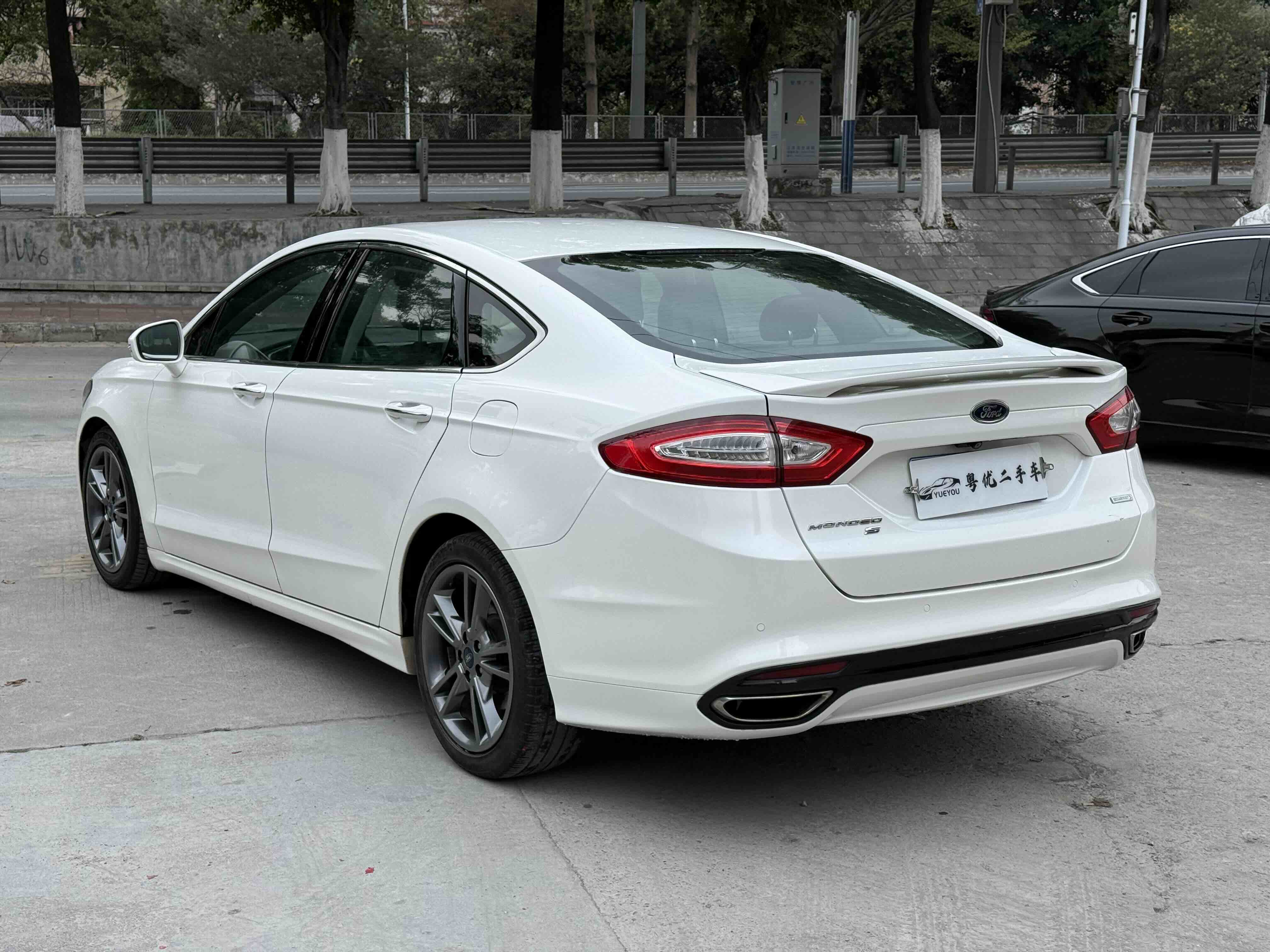 Ford Mondeo 2014 car image #7