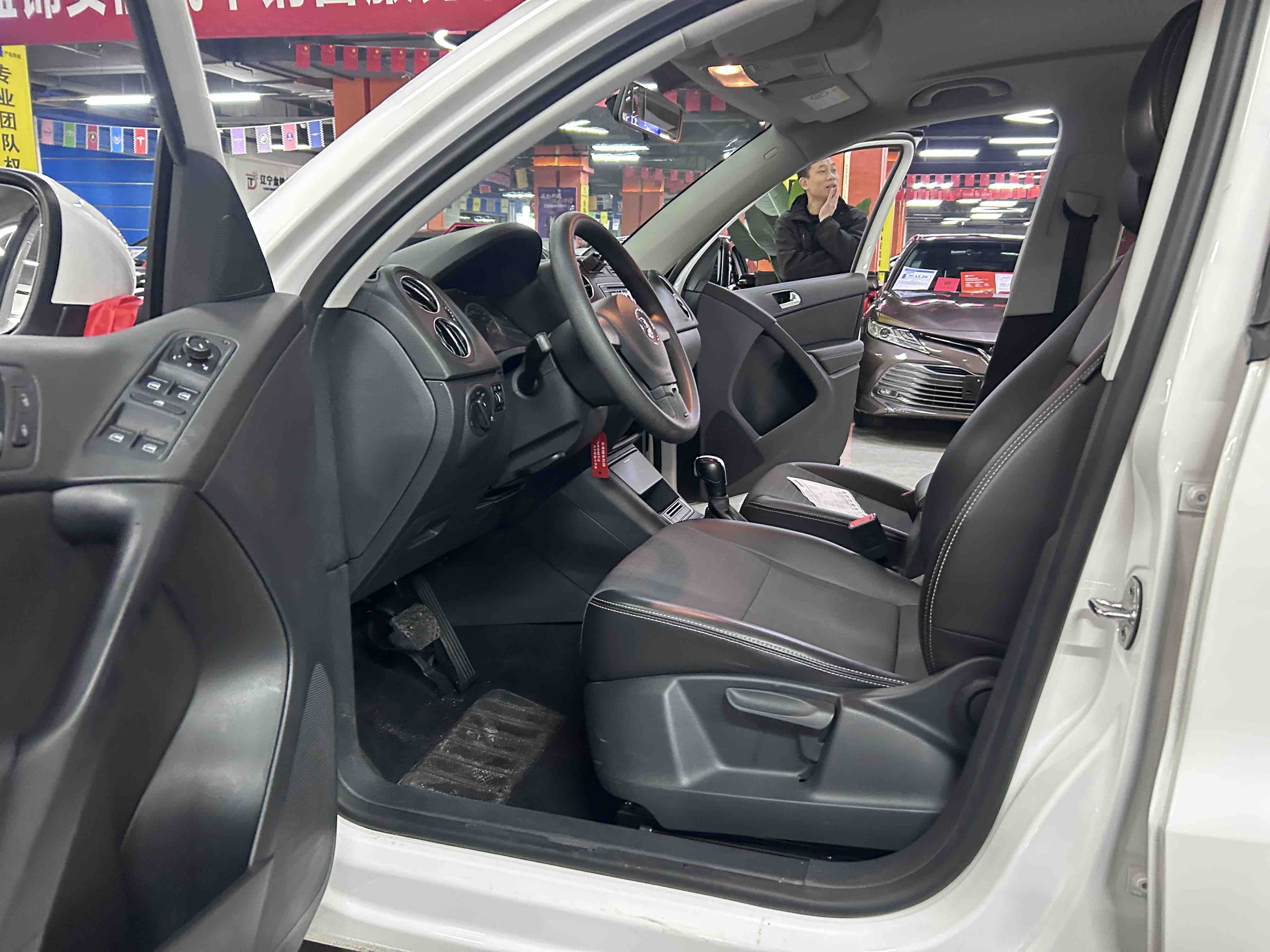 Volkswagen Tiguan 2017 car image #7
