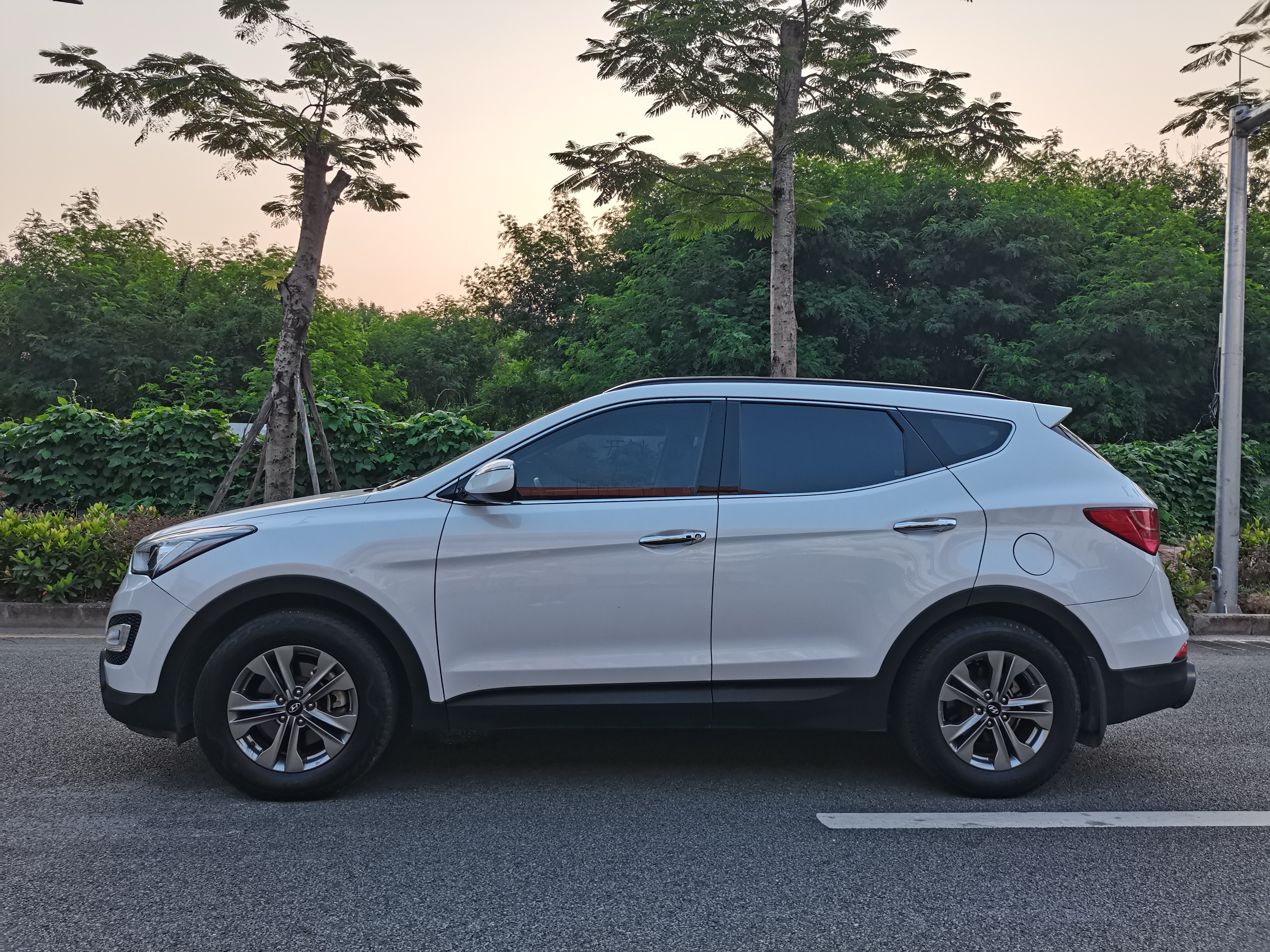 Hyundai Santa Fe 2014 car image #7