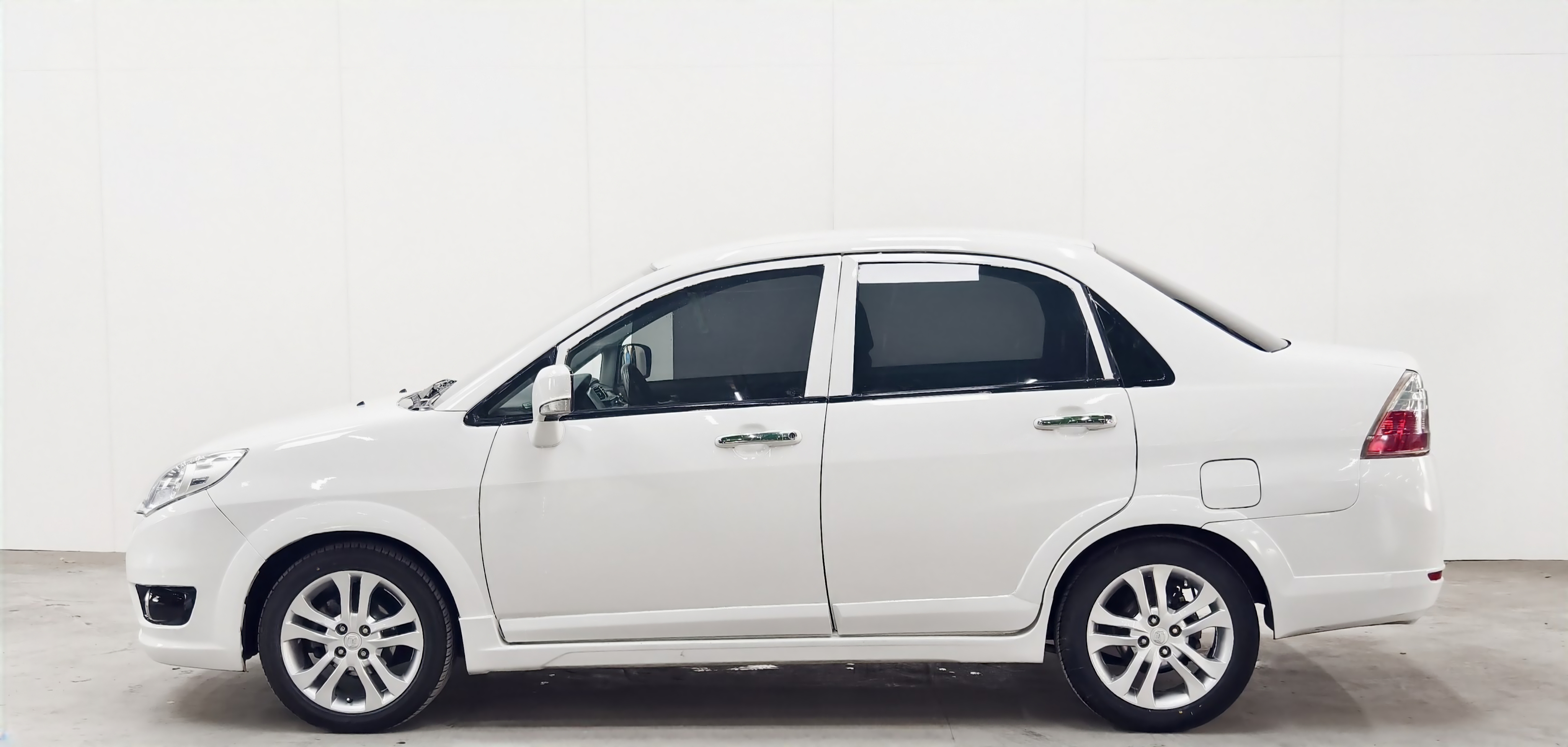 Suzuki Liana A6 2014 image de voiture #7