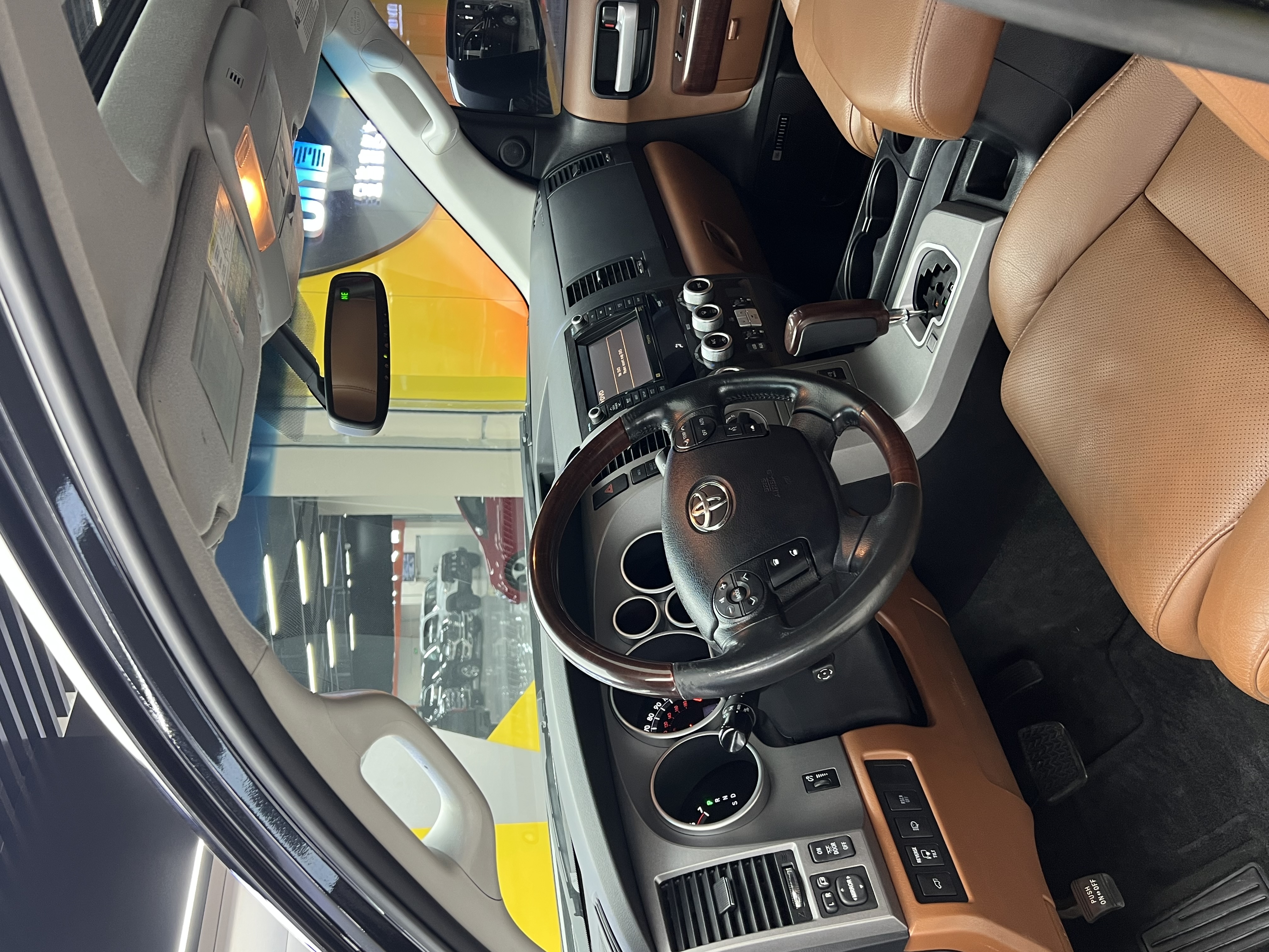 丰田 红杉 2011 汽车图片 #7