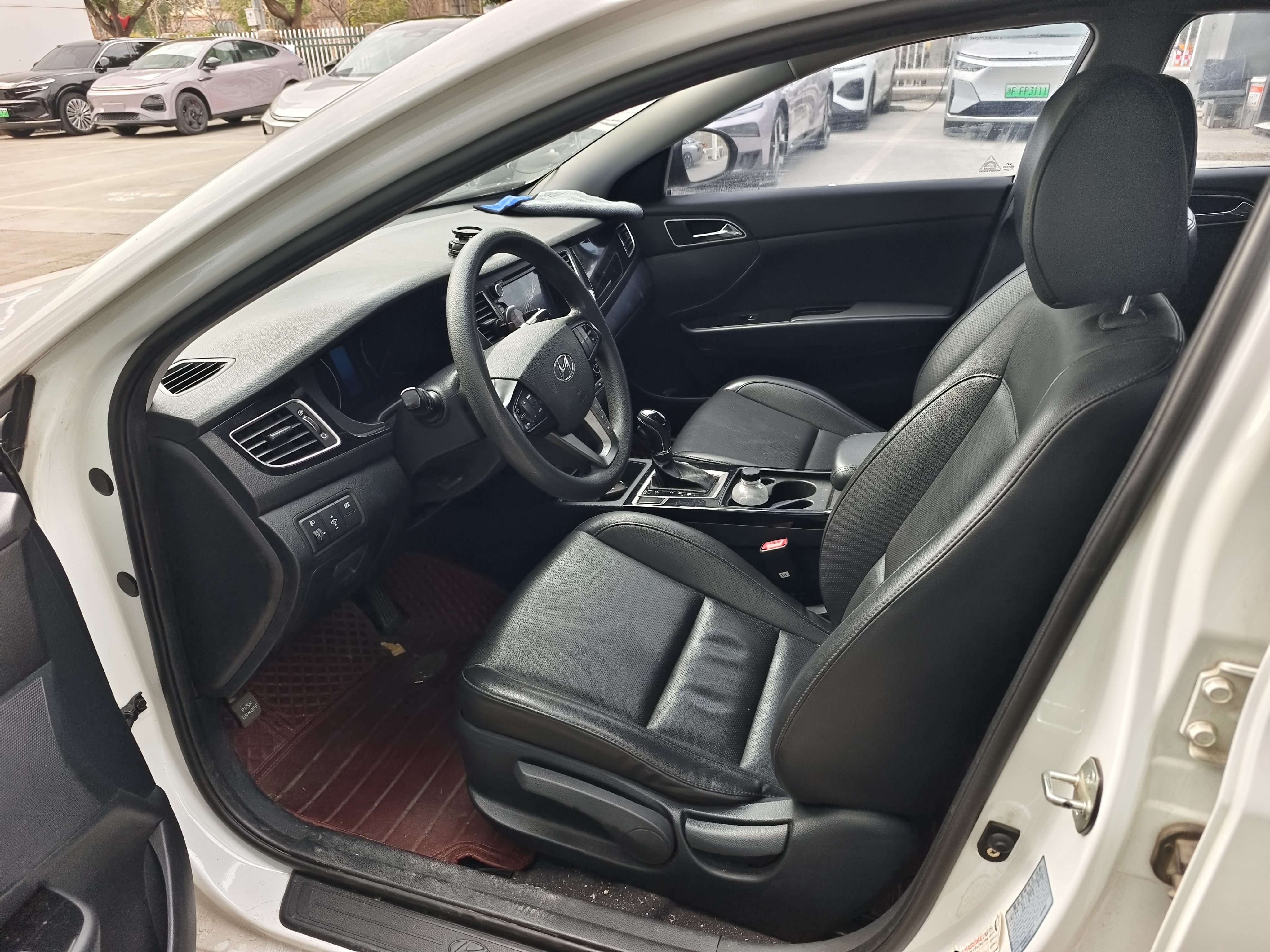 Hyundai Mistra 2014 car image #7