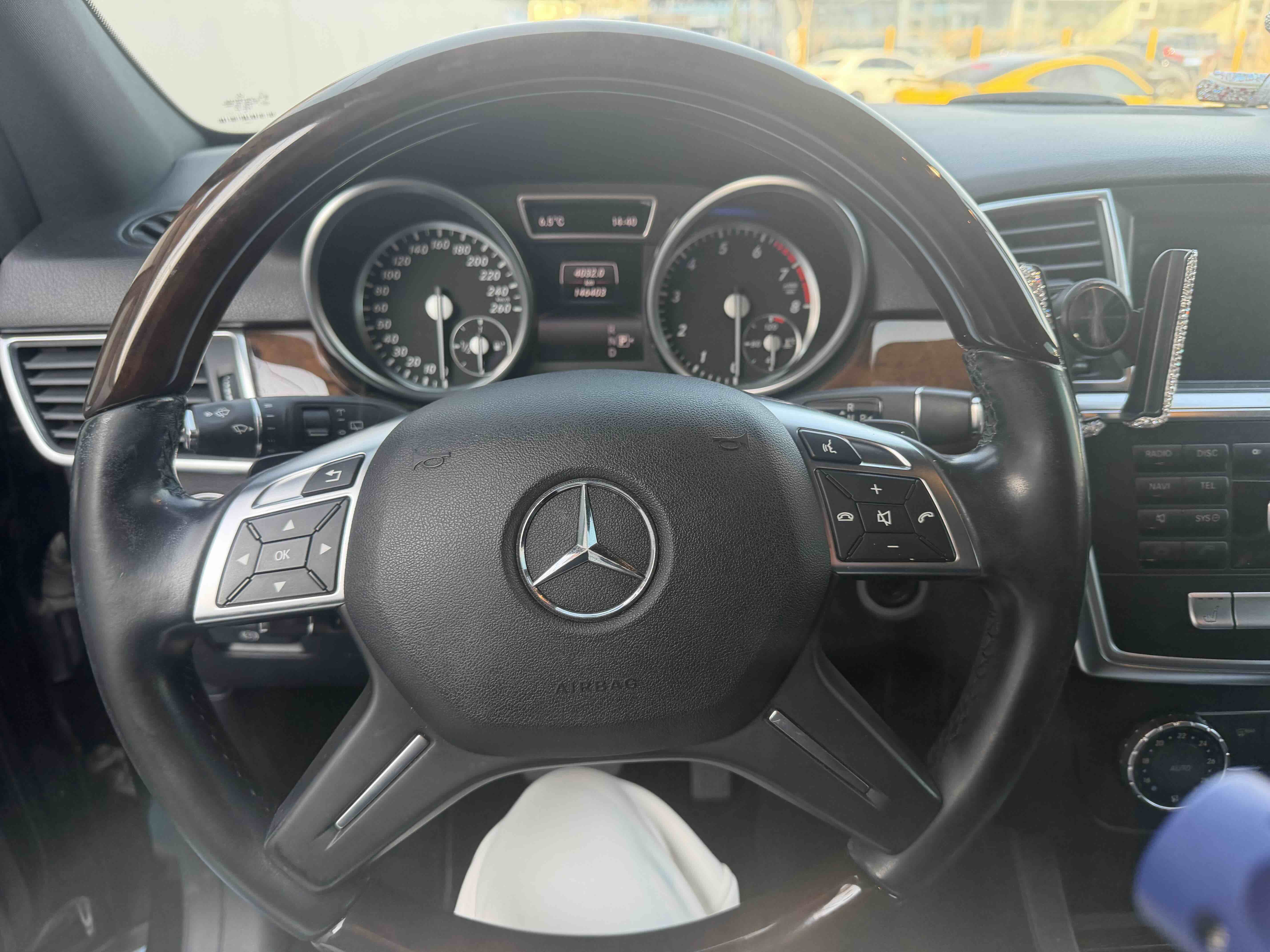 Mercedes-Benz M Class 2015 car image #7
