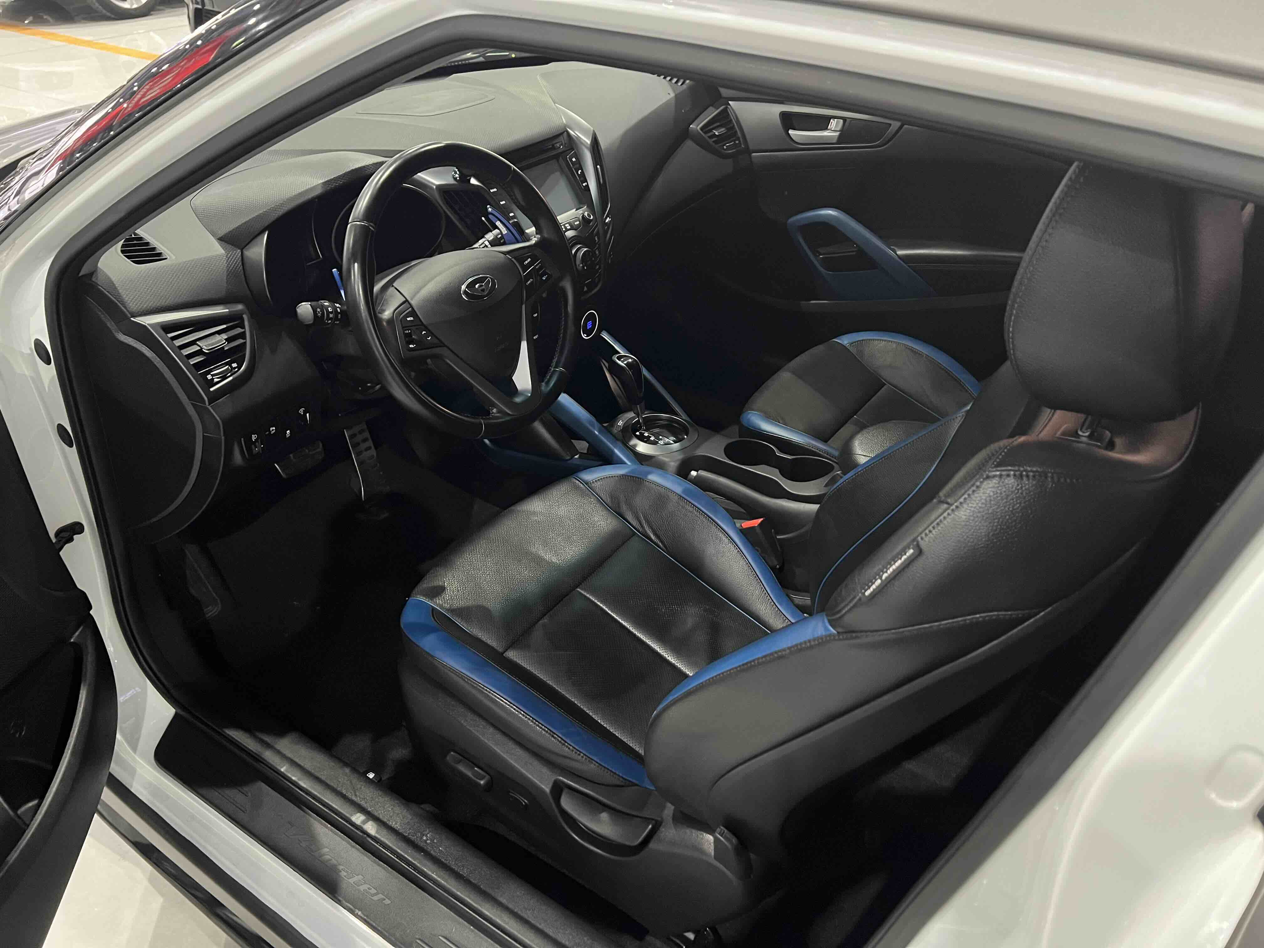 Hyundai Veloster 2014 #7 Hyundai Veloster 2014 car image #7