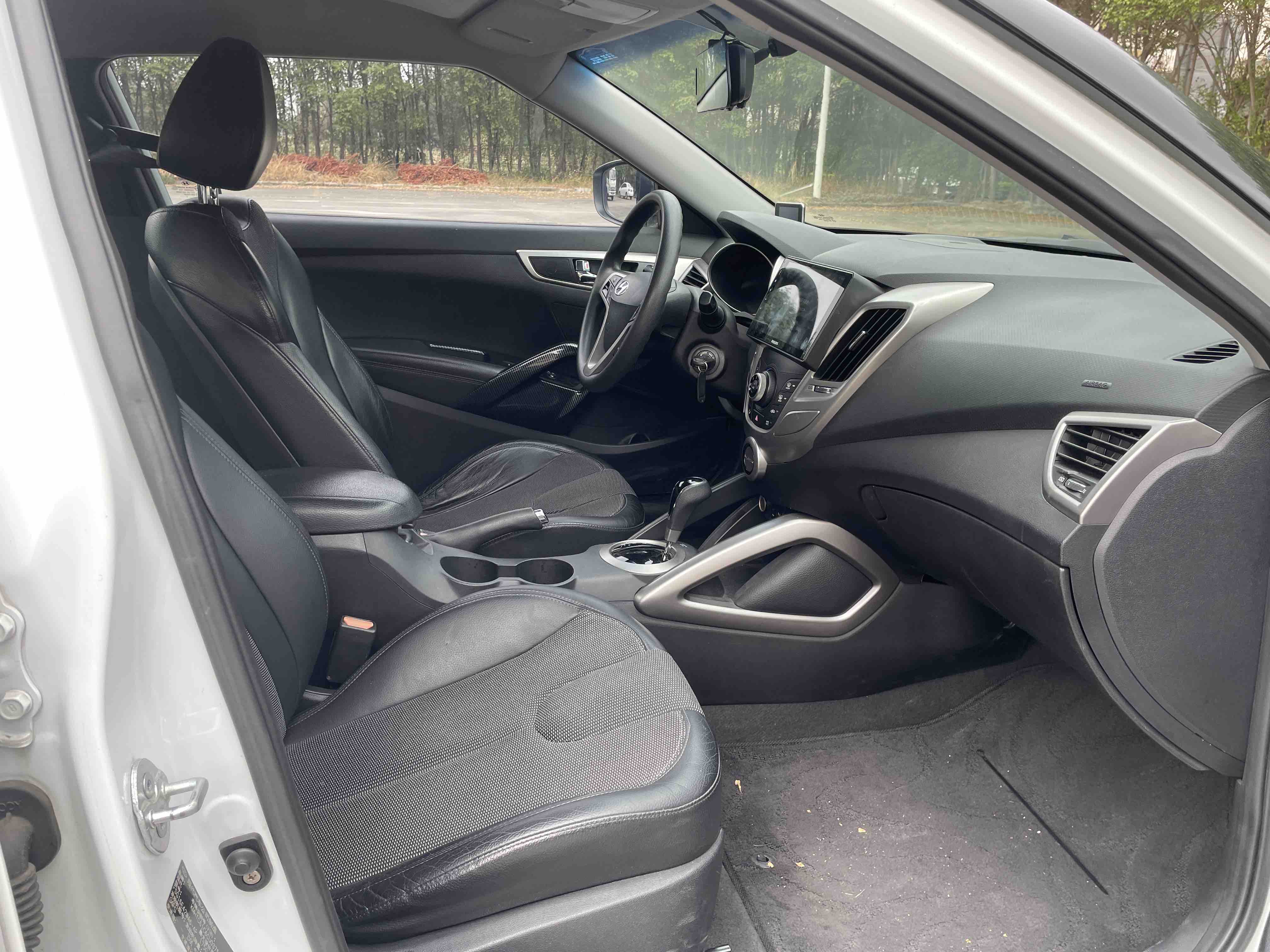 Hyundai Veloster 2012 صورة سيارة #7