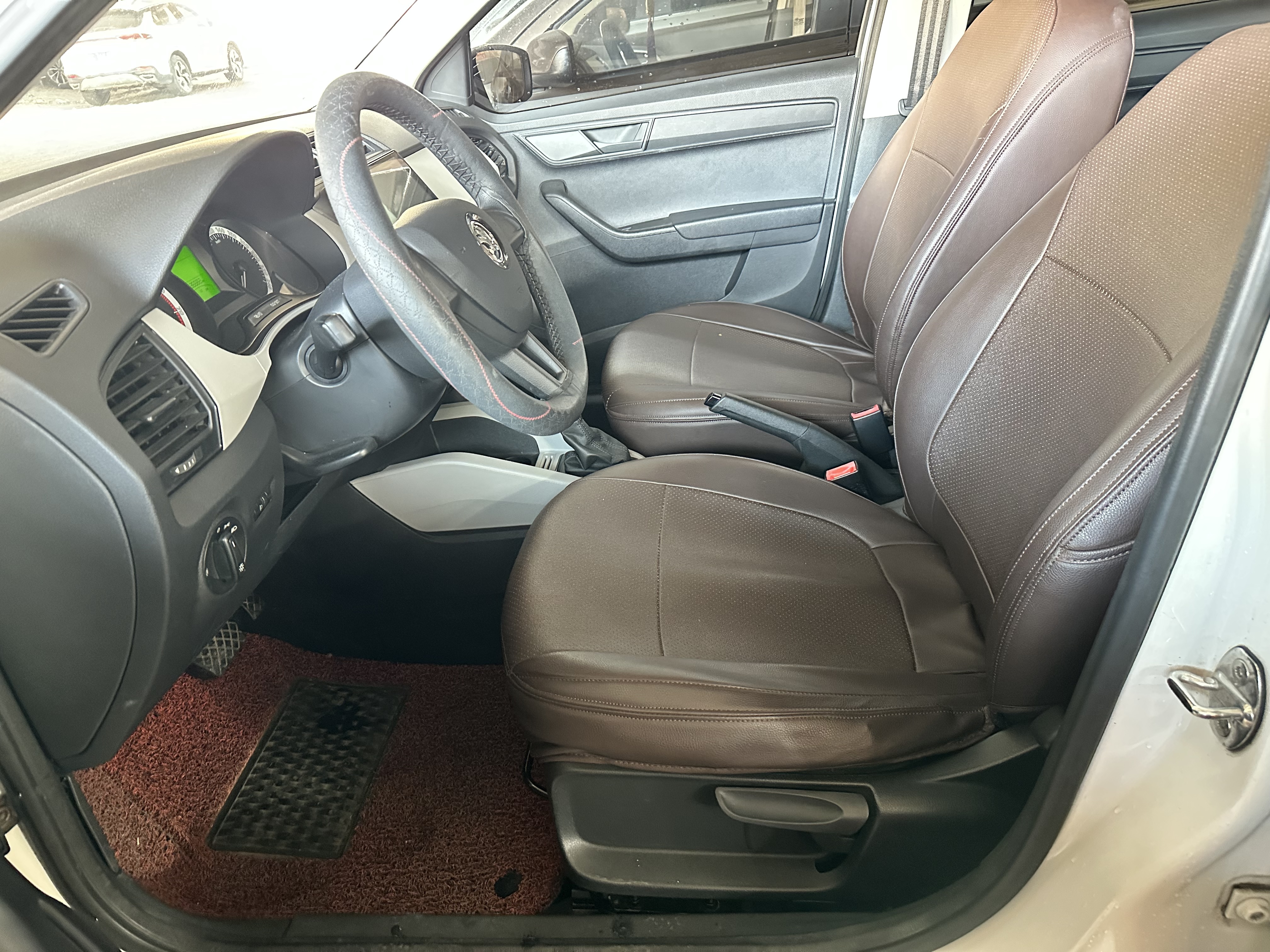 Skoda Fabia 2017 immagine di auto #7