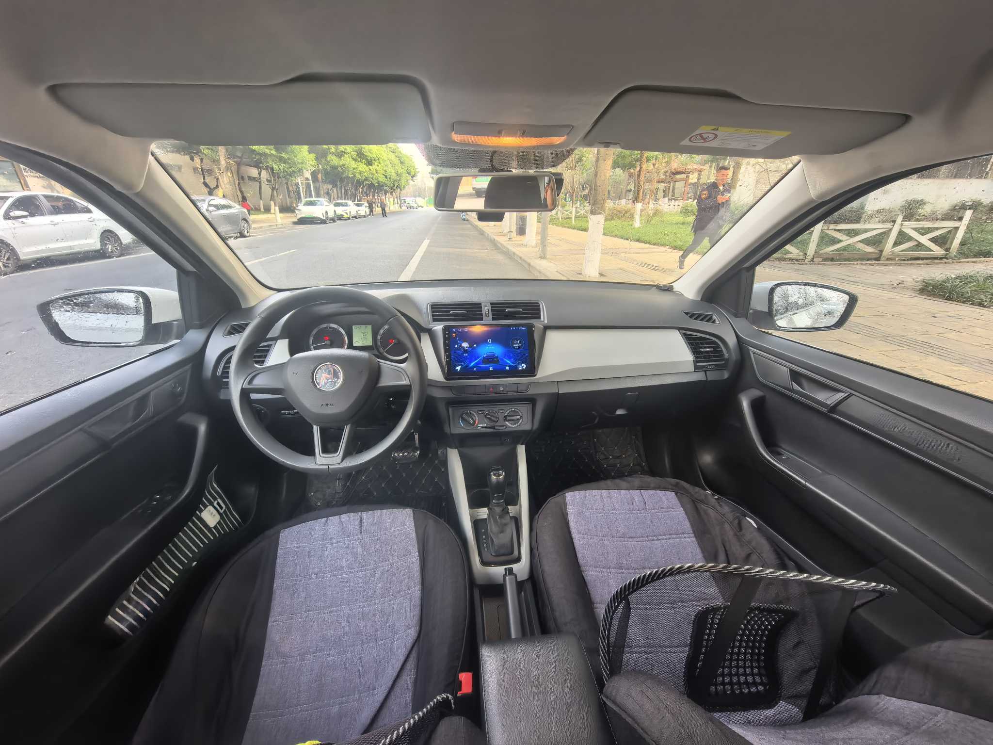 Skoda Fabia 2017 car image #7