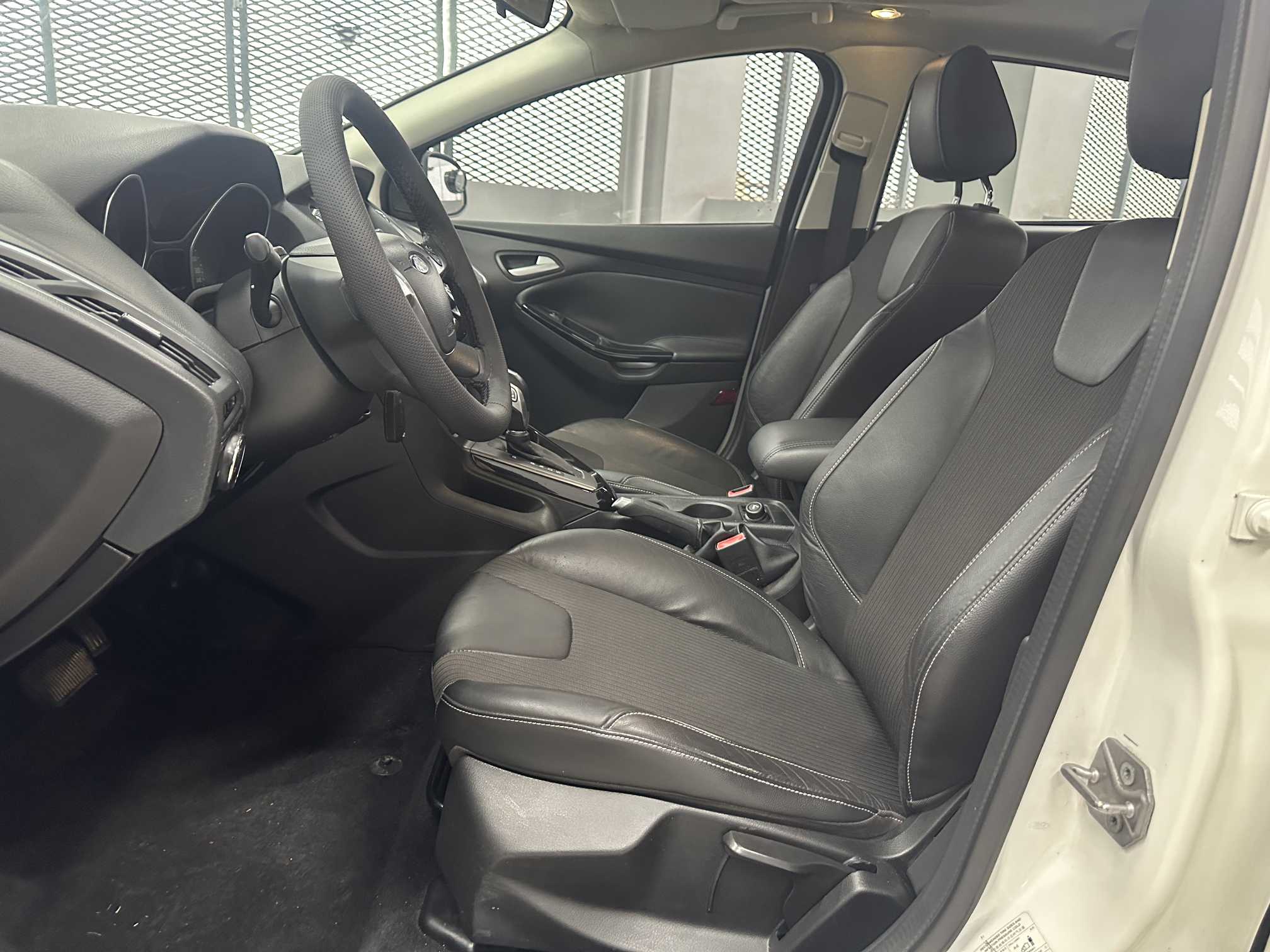 Ford Focus 2014 car image #7